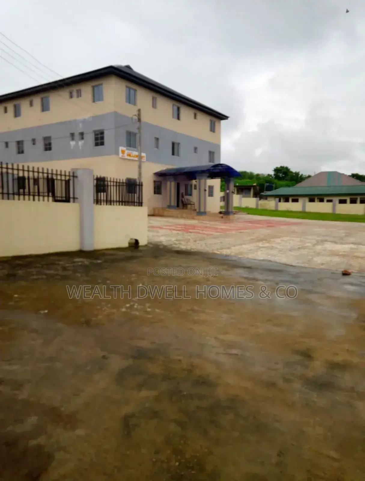 1bdrm Block of Flats in Futa North Gate, Akure for sale in Akure