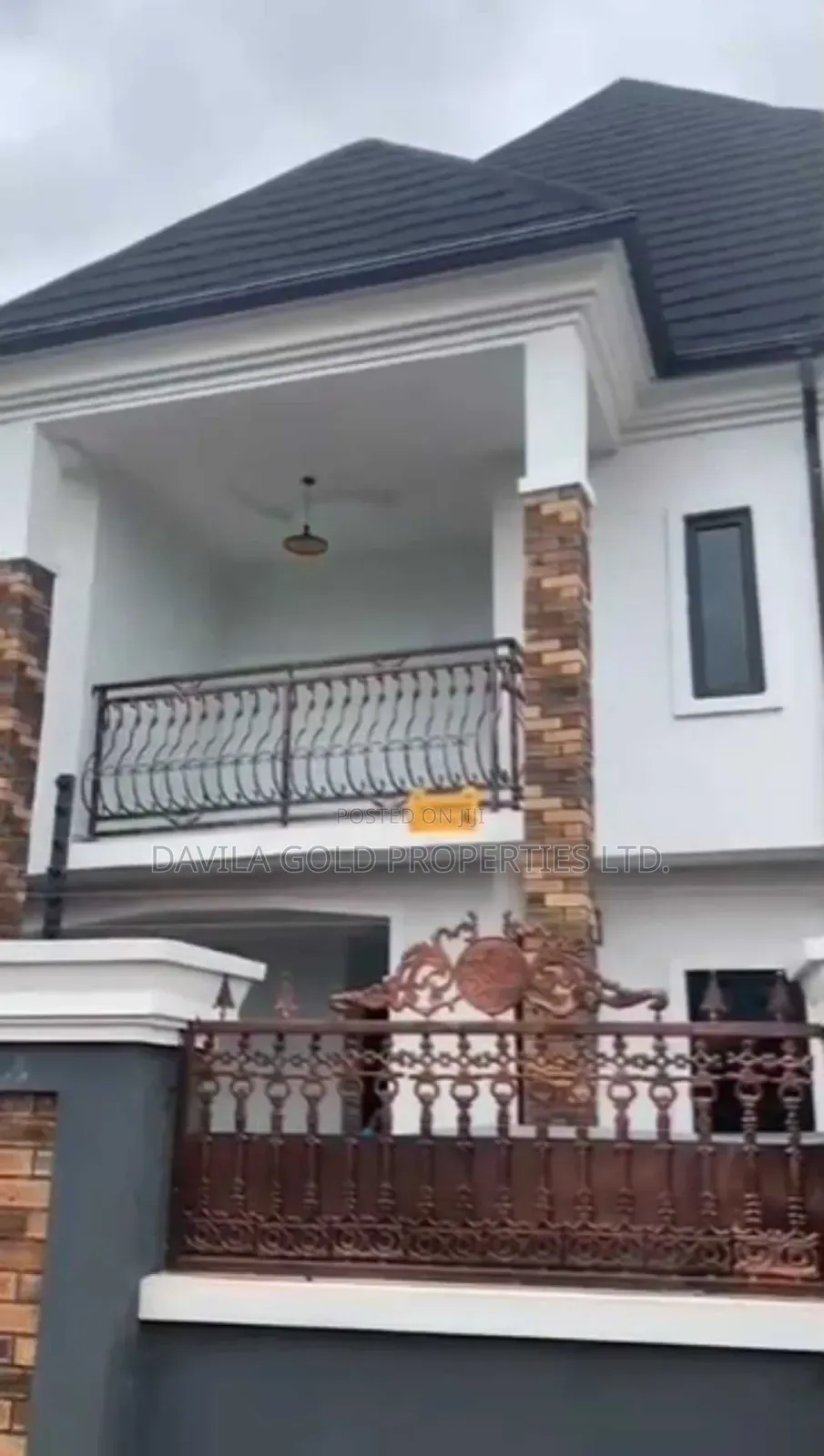 8bdrm Duplex in Benin City for sale in Benin City