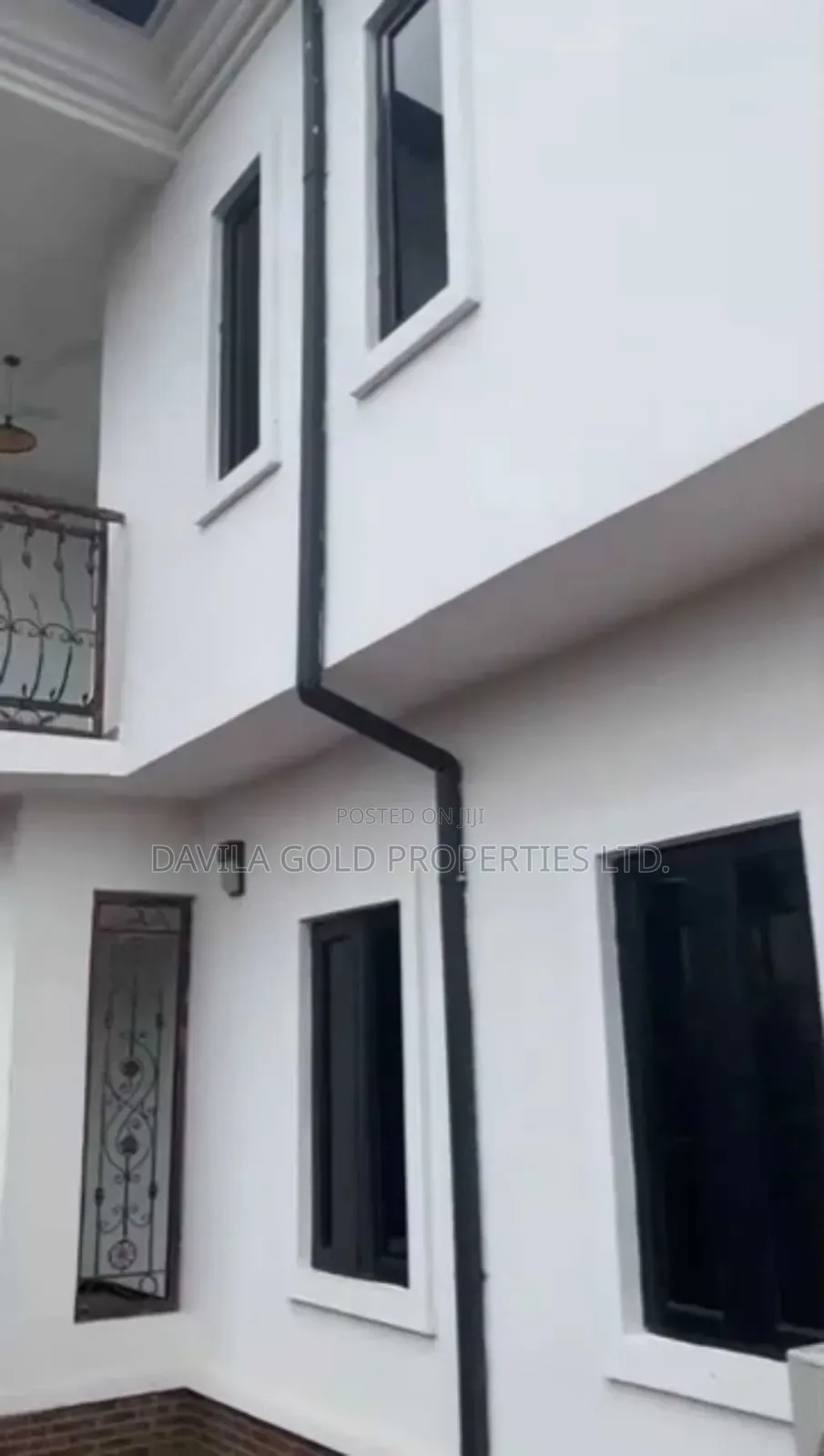 8bdrm Duplex in Benin City for sale in Benin City