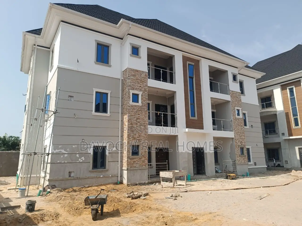 2bdrm Apartment in Ajayi Apata, Lekki Phase 2 for rent in Lekki Phase 2