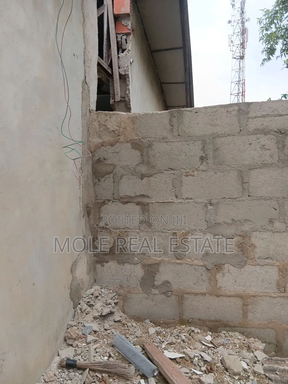 300sqm ( Half Plot) Governor's Rd By Bustop in Ikotun/Igando