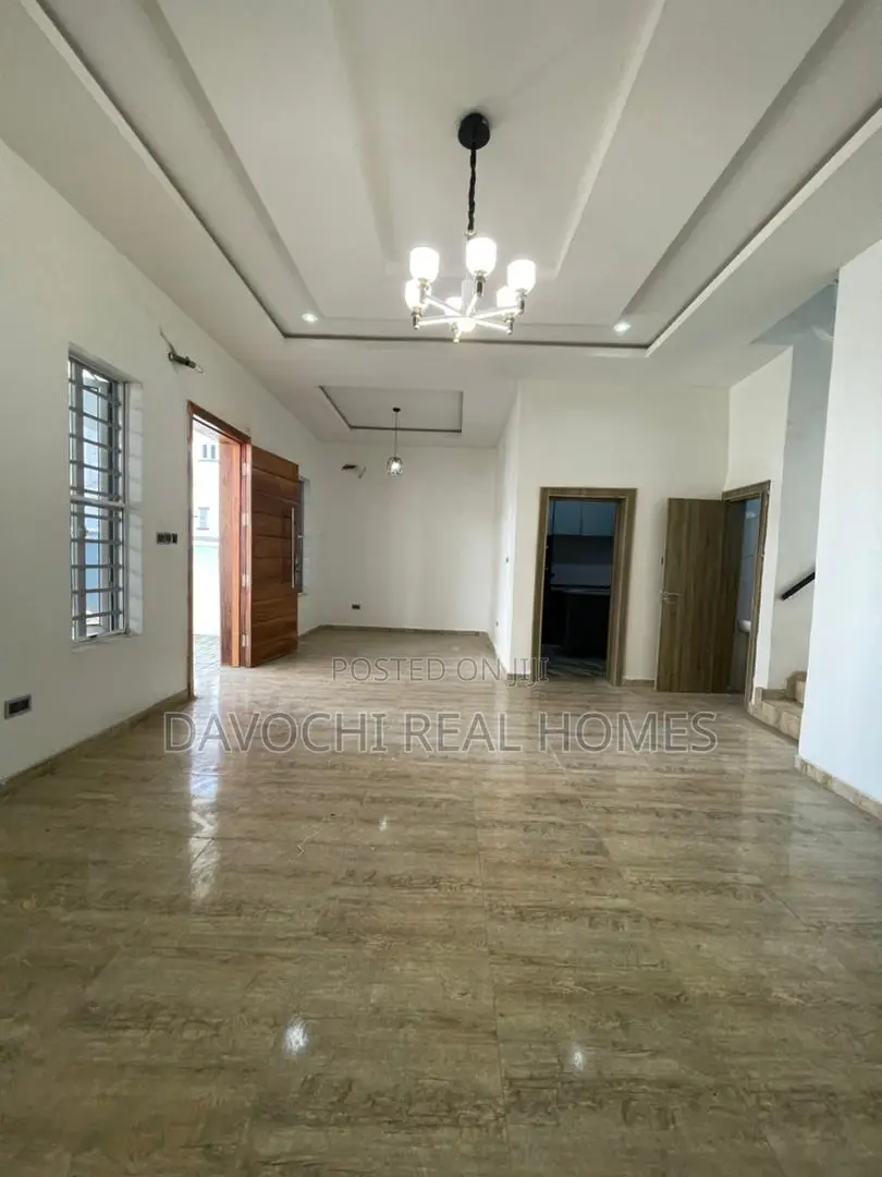 4bdrm Duplex in Ikota for rent in Ikota