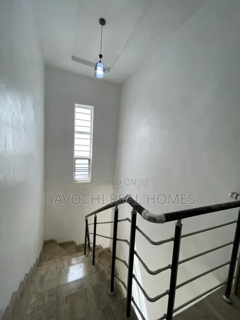 4bdrm Duplex in Ikota for rent in Ikota