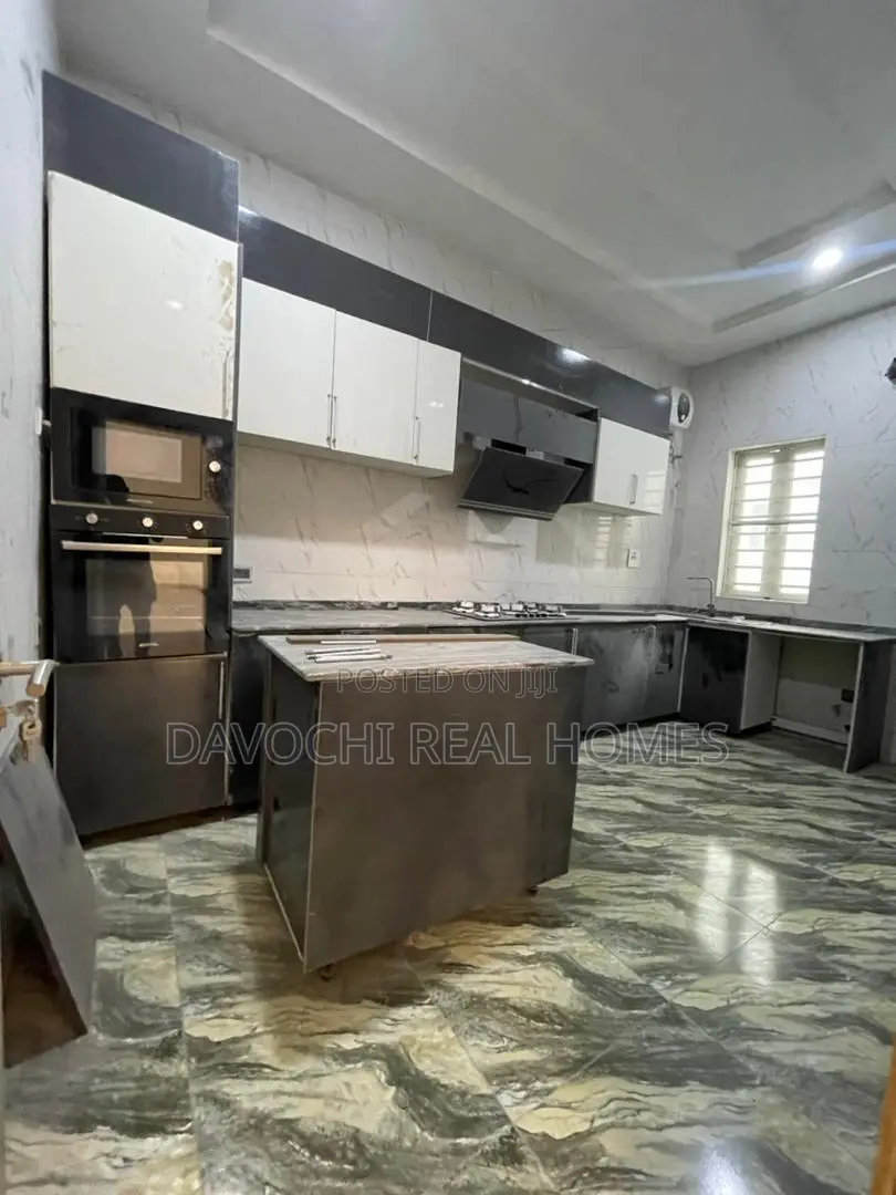 4bdrm Duplex in Ikota for rent in Ikota