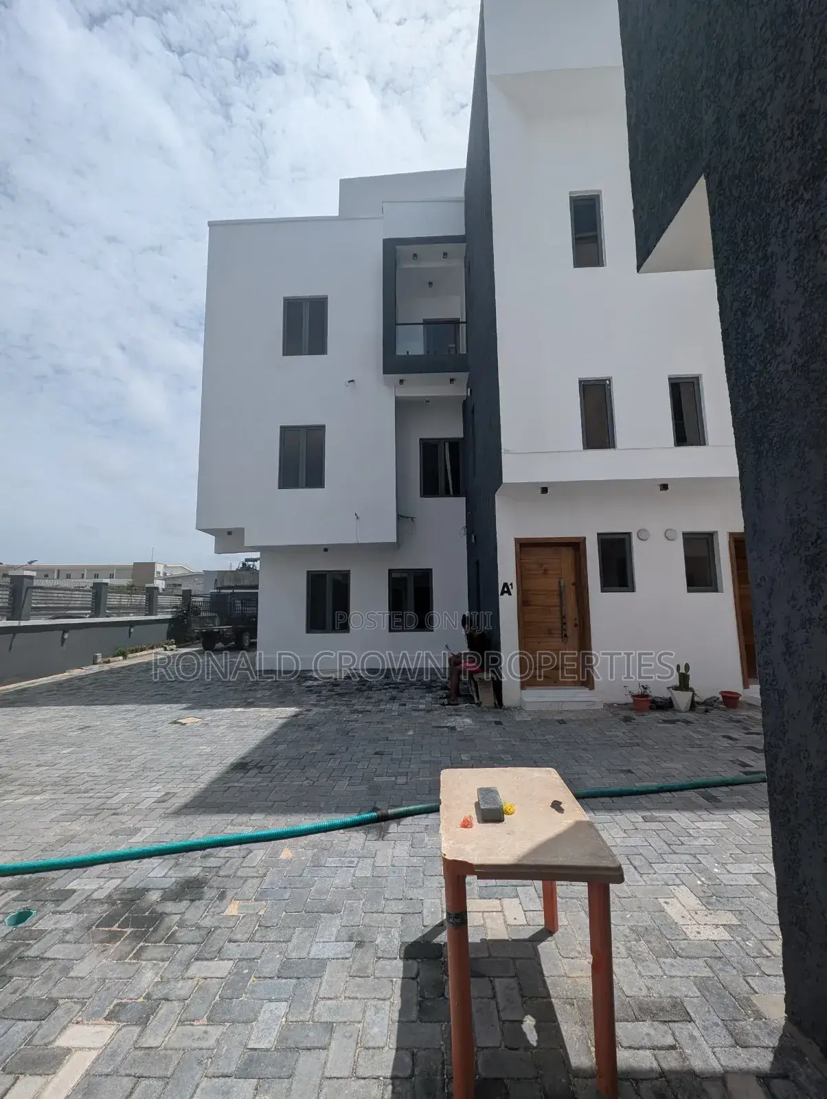 4bdrm Duplex in Lekki Phase 1 for sale in Lekki Phase 1