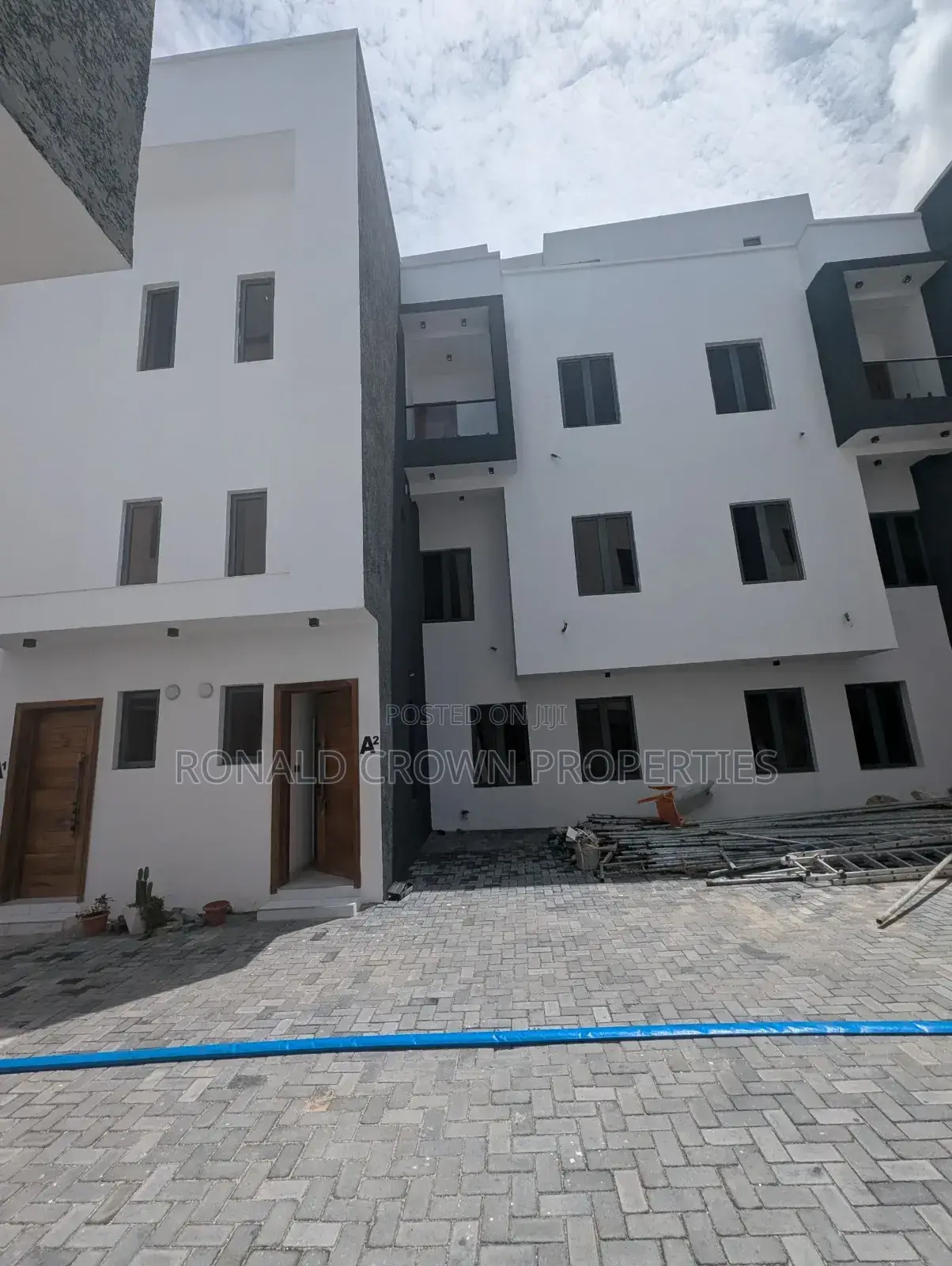 4bdrm Duplex in Lekki Phase 1 for sale in Lekki Phase 1
