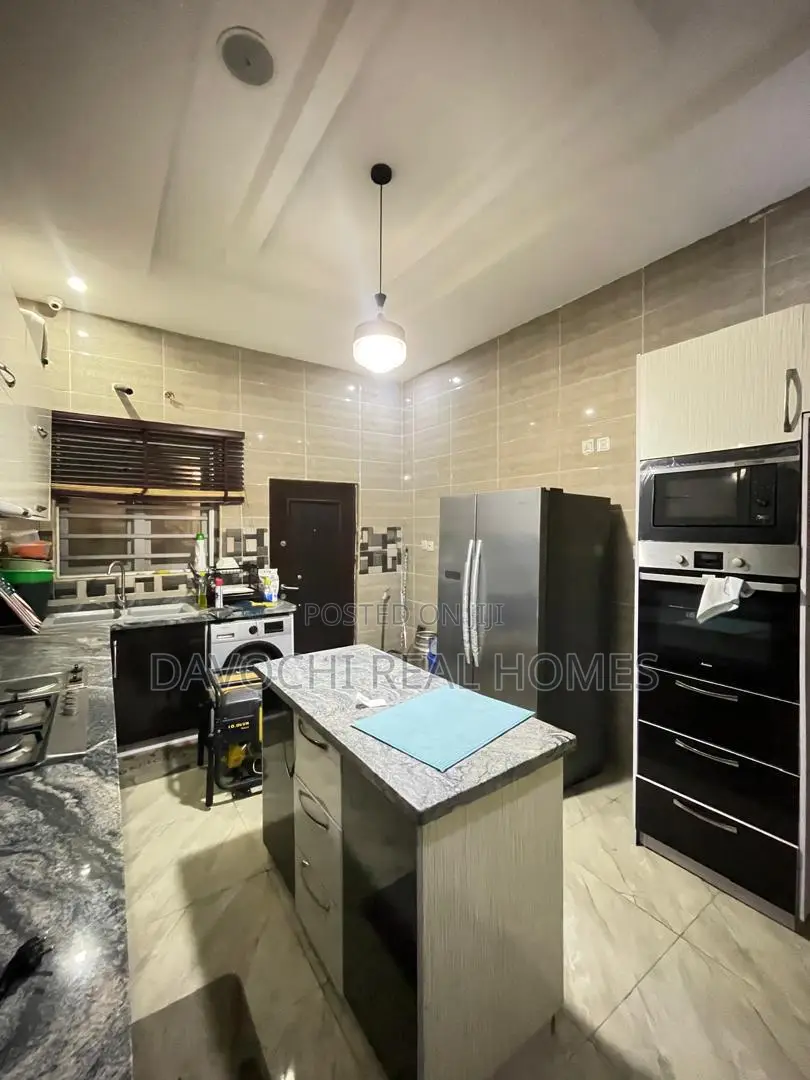 Furnished 4bdrm Duplex in Chevron for rent in Chevron