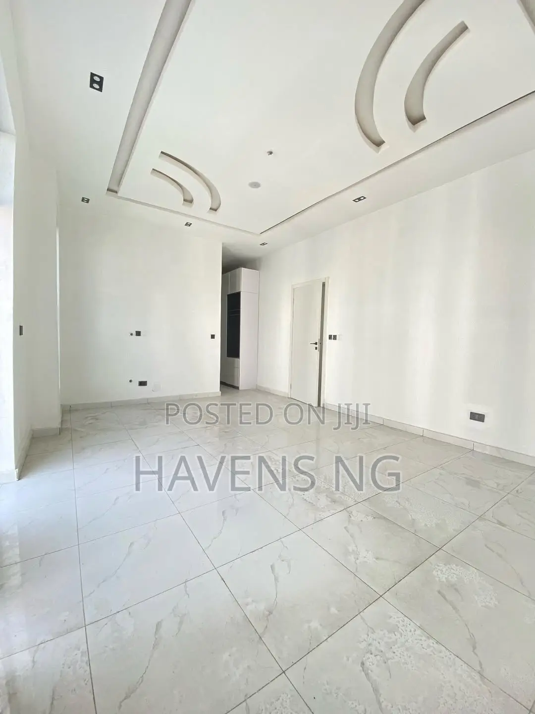 4bdrm Duplex in Agungi for sale in Agungi