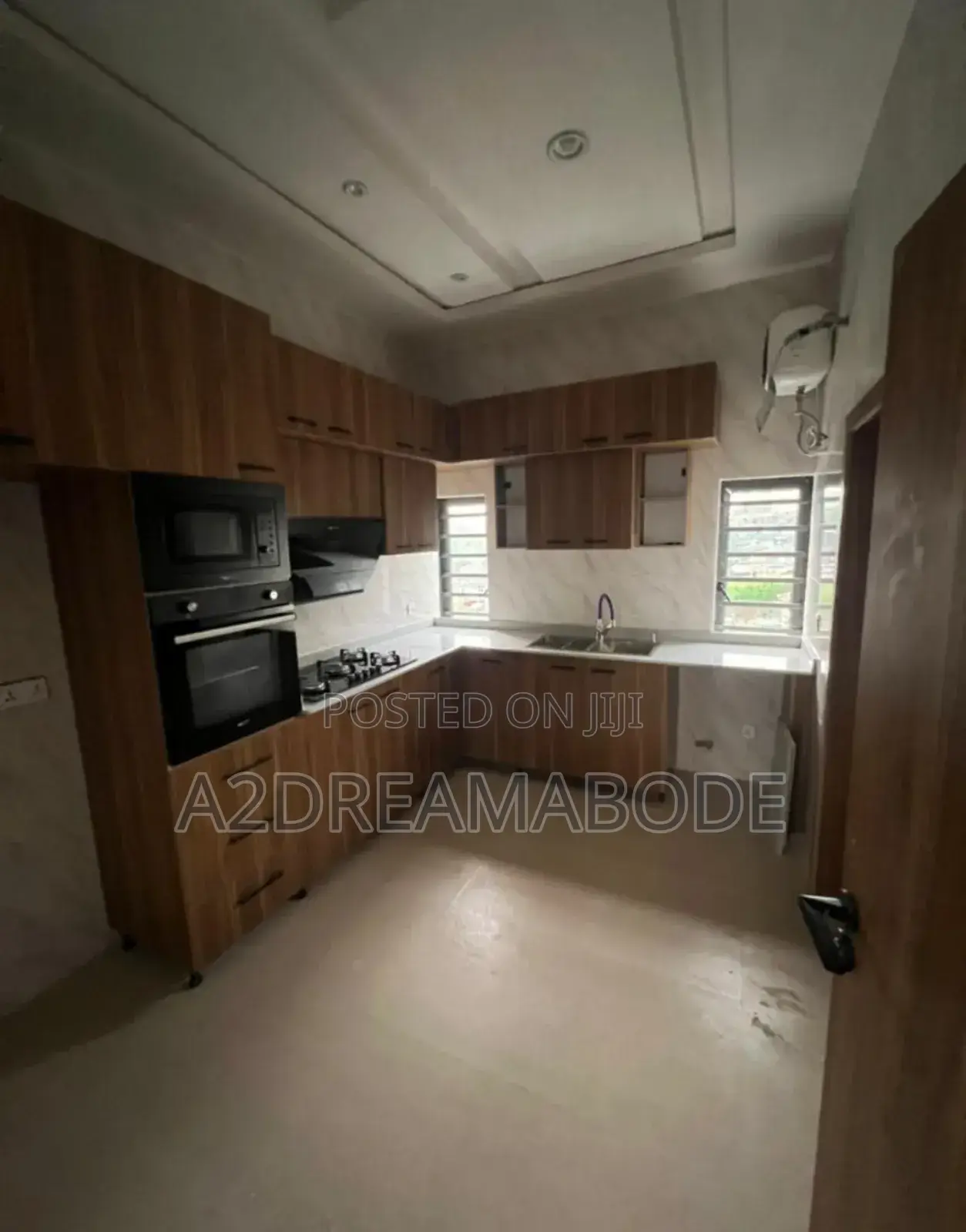 4bdrm Duplex in Omole Phase 1, Ikeja for sale in Ikeja