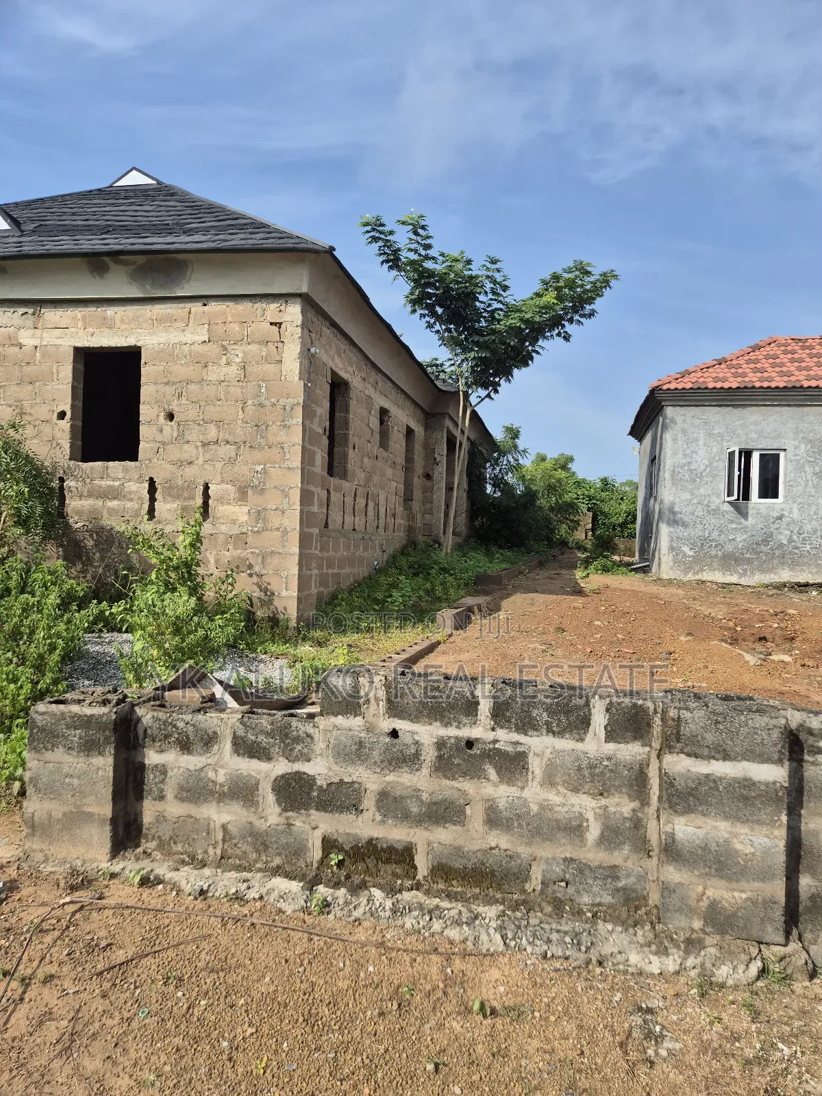 3bdrm Bungalow In Equity Estate Along For Sale in Ilorin West