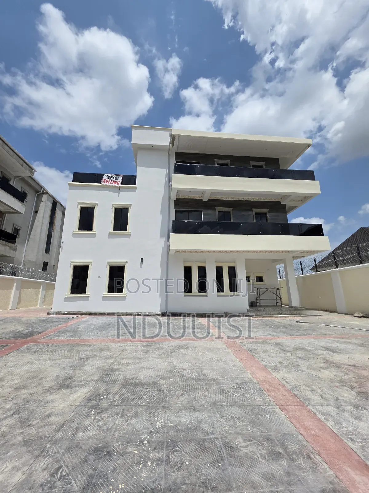 8bdrm Duplex in Asokoro for sale in Asokoro