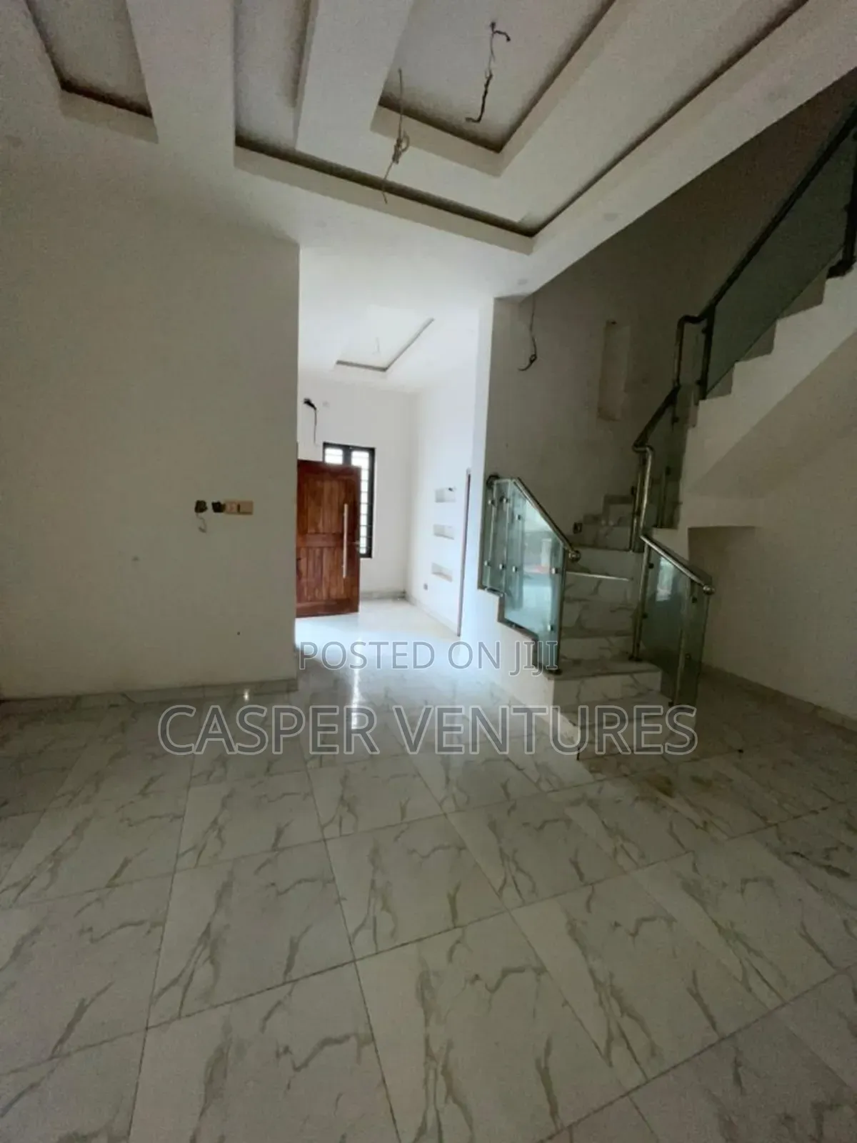 5bdrm Duplex in Living, Lekki Phase 2 for sale in Lekki Phase 2