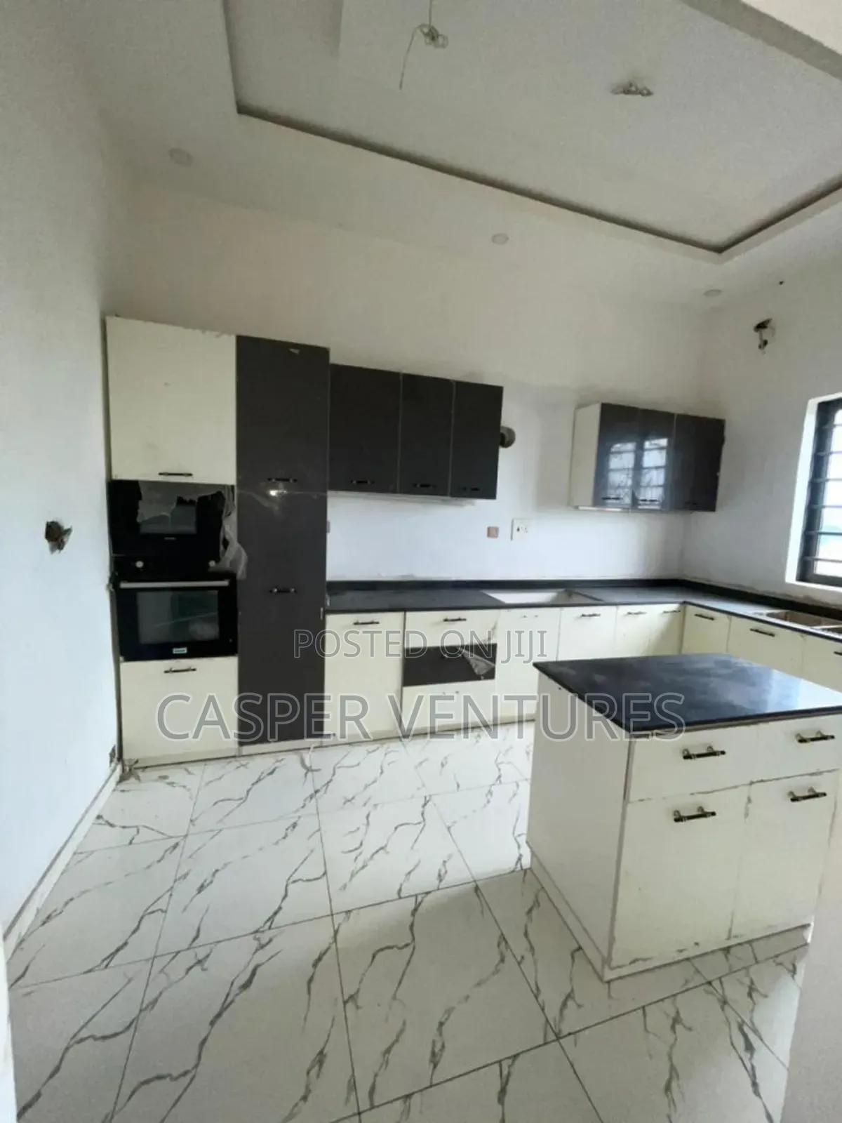 5bdrm Duplex in Living, Lekki Phase 2 for sale in Lekki Phase 2