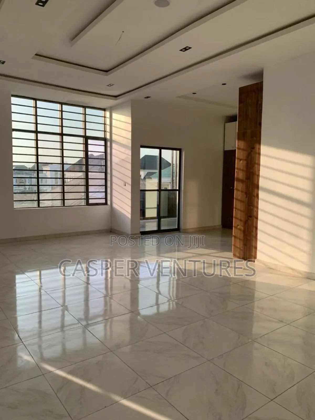 4bdrm Duplex in Thomas for sale in Thomas Estate