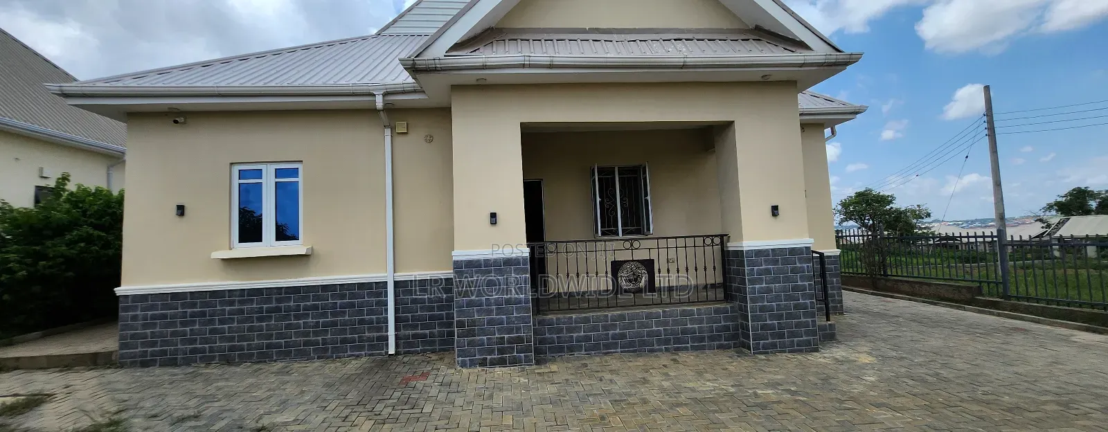 3bdrm Bungalow in Lugbe District for sale in Lugbe District