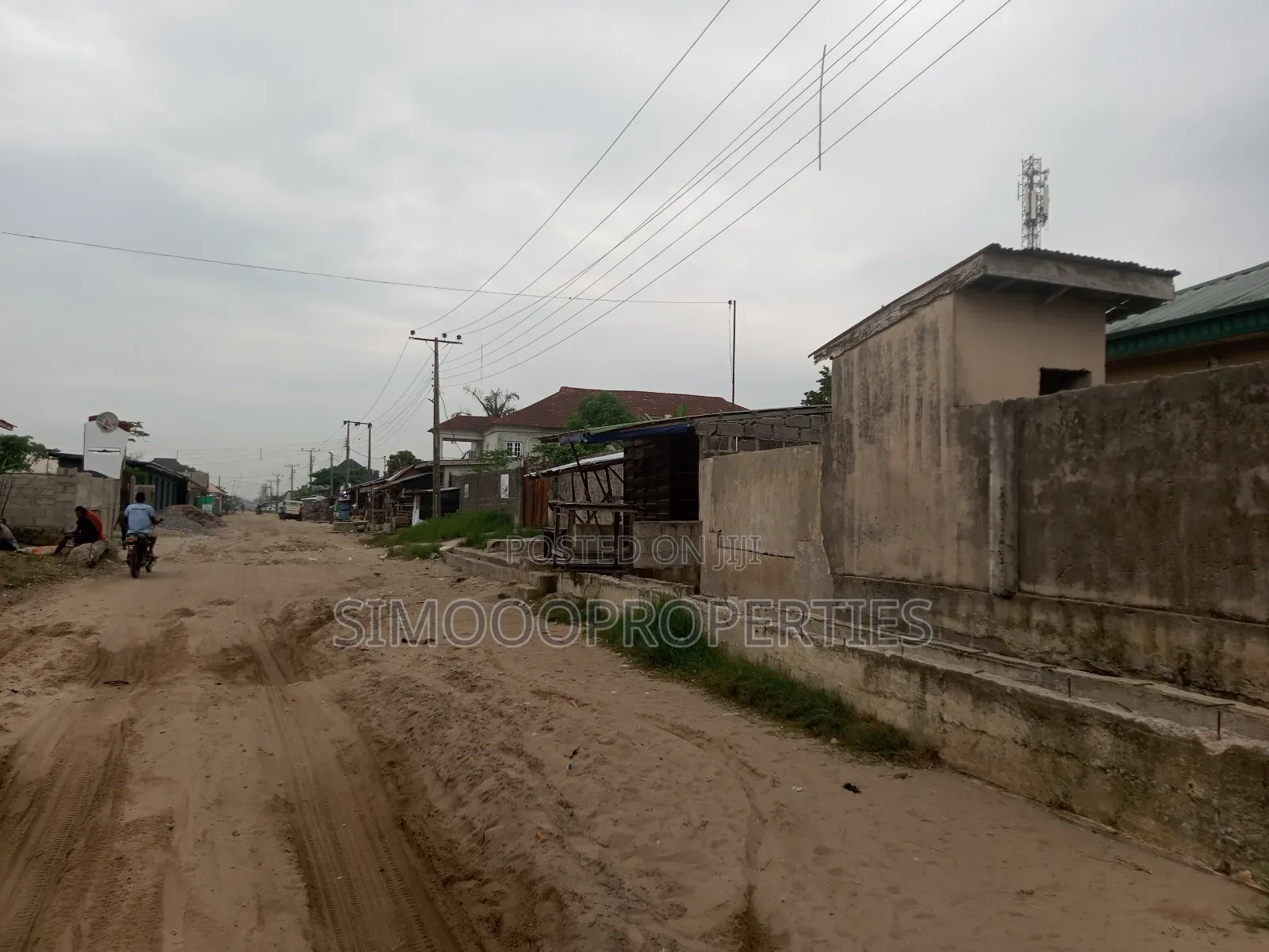 3units of 2beds and 1unit of Room and Parlor for Sale in Igando-Oloja