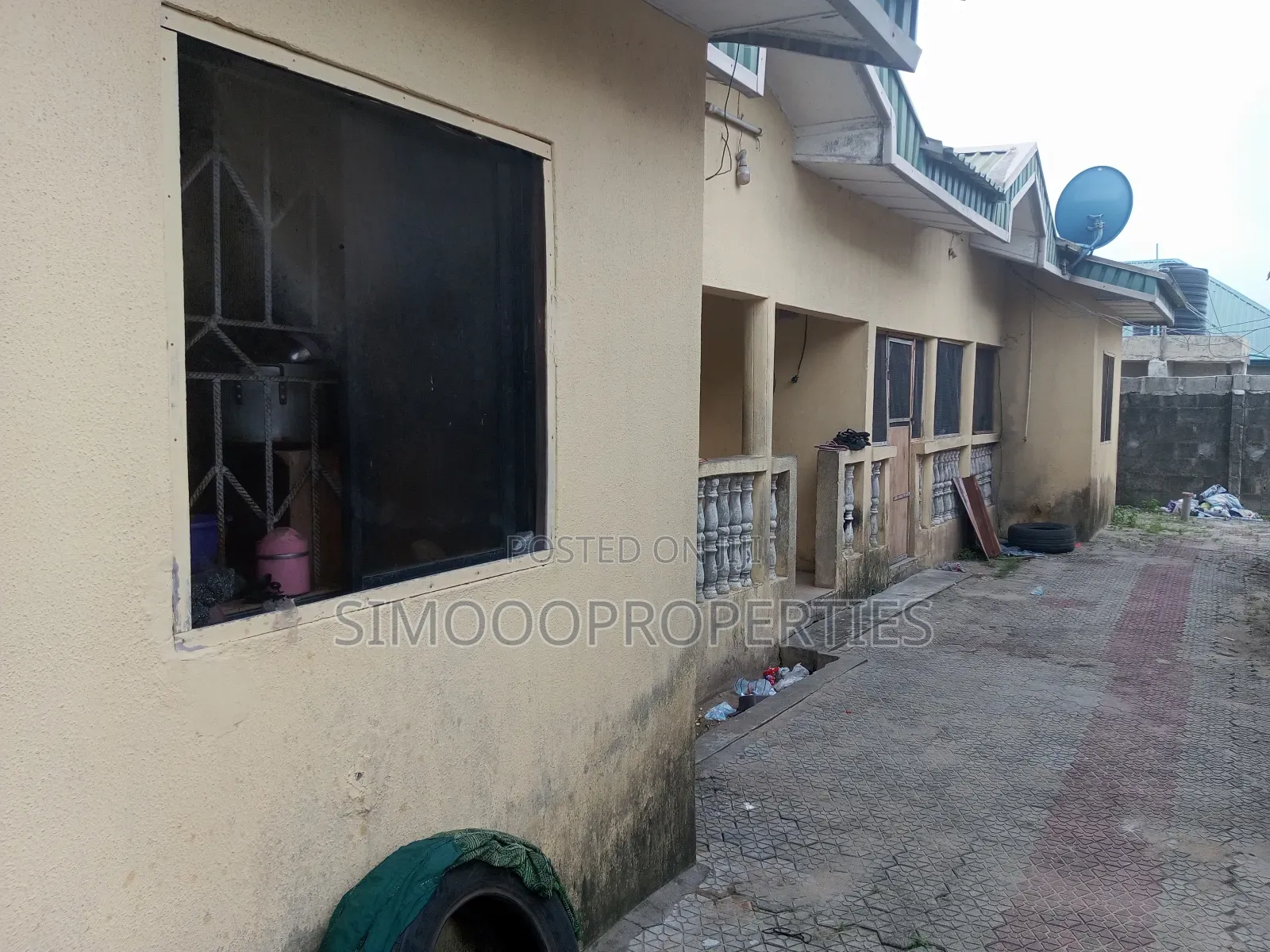 3units of 2beds and 1unit of Room and Parlor for Sale in Igando-Oloja
