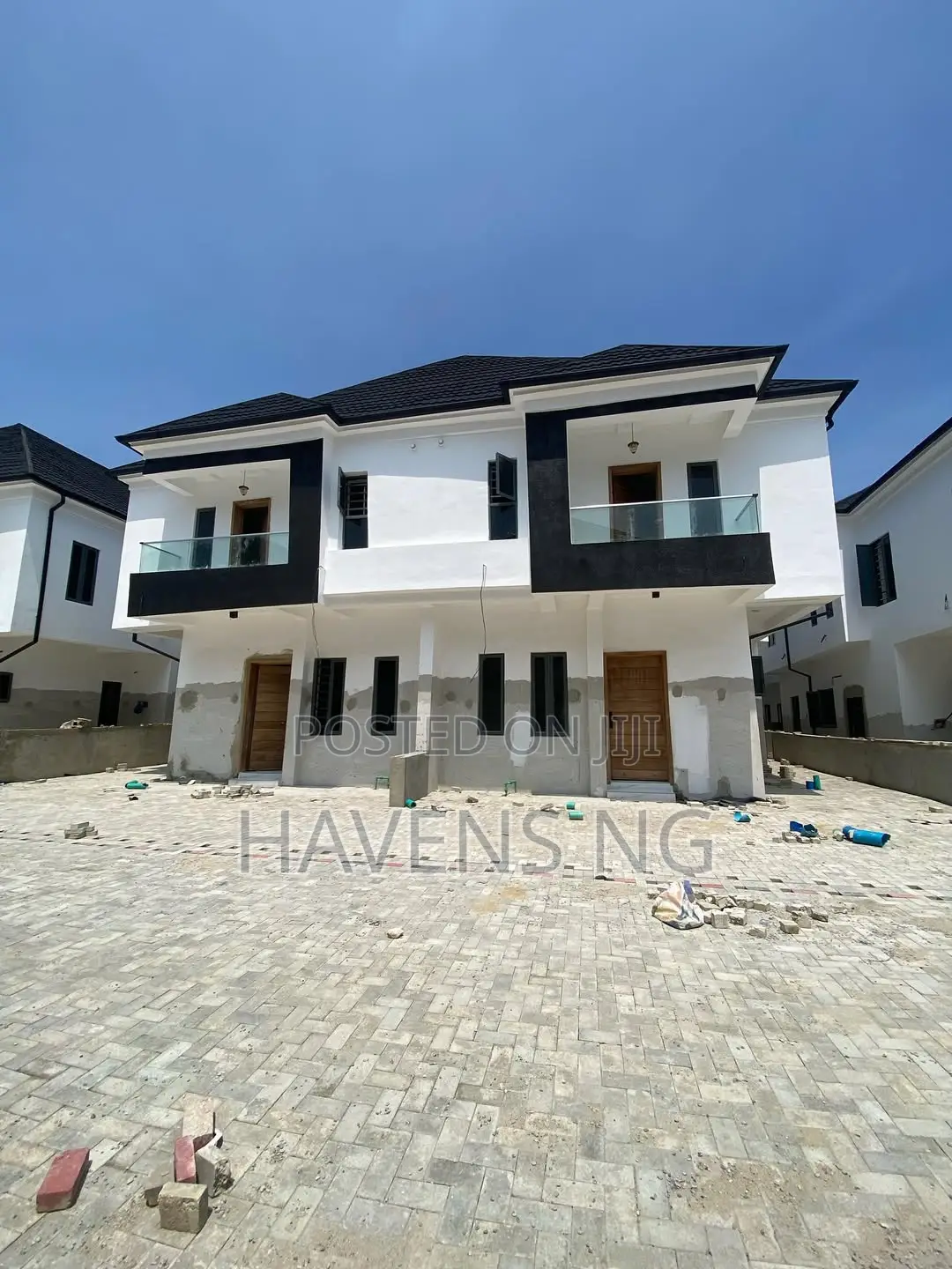 4bdrm Duplex in Ikota for sale in Ikota