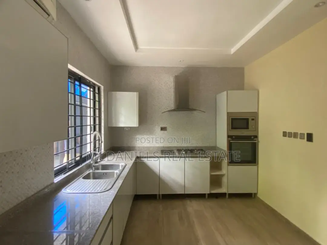 4bdrm House in Banana Island for sale in Banana Island