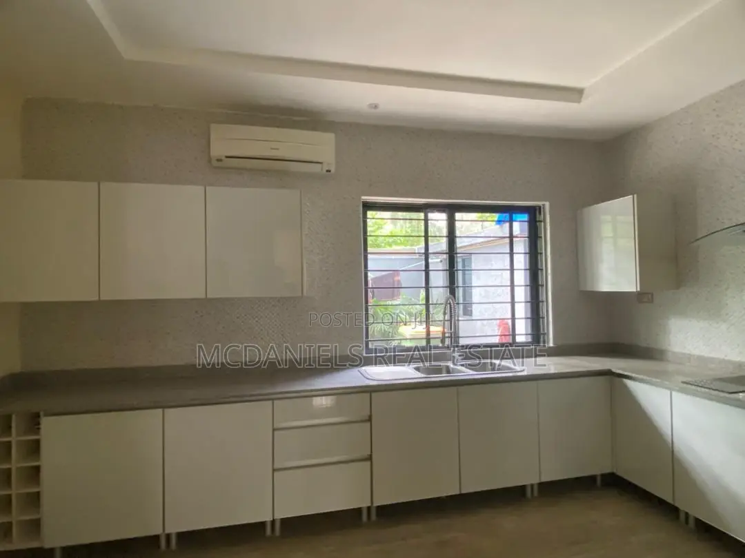 4bdrm House in Banana Island for sale in Banana Island
