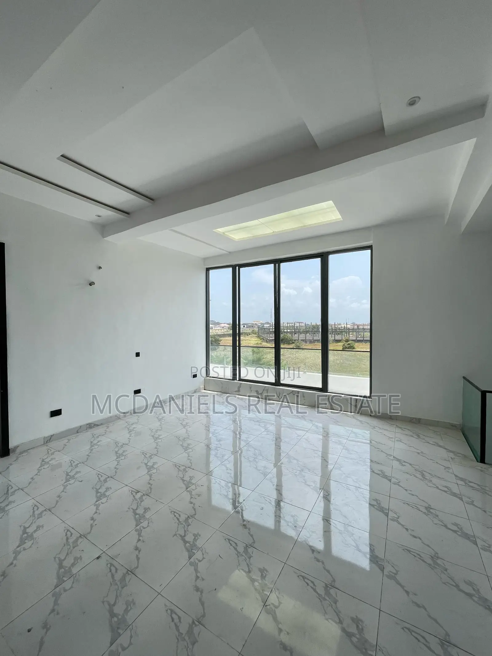 5bdrm Duplex in Osapa london for sale in Osapa london