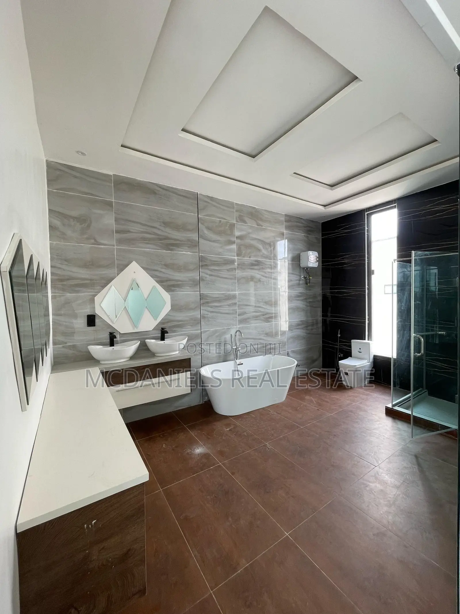 5bdrm Duplex in Osapa london for sale in Osapa london