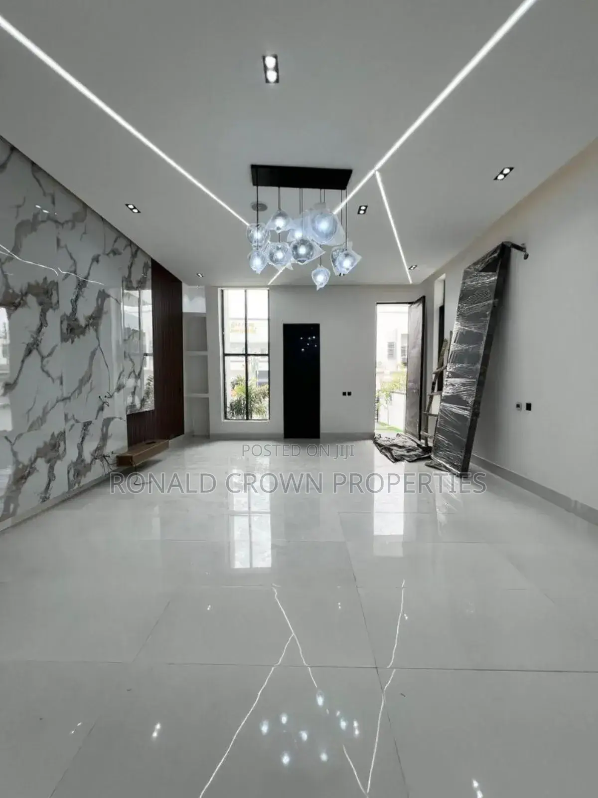 5bdrm Duplex in Ikota for sale in Ikota