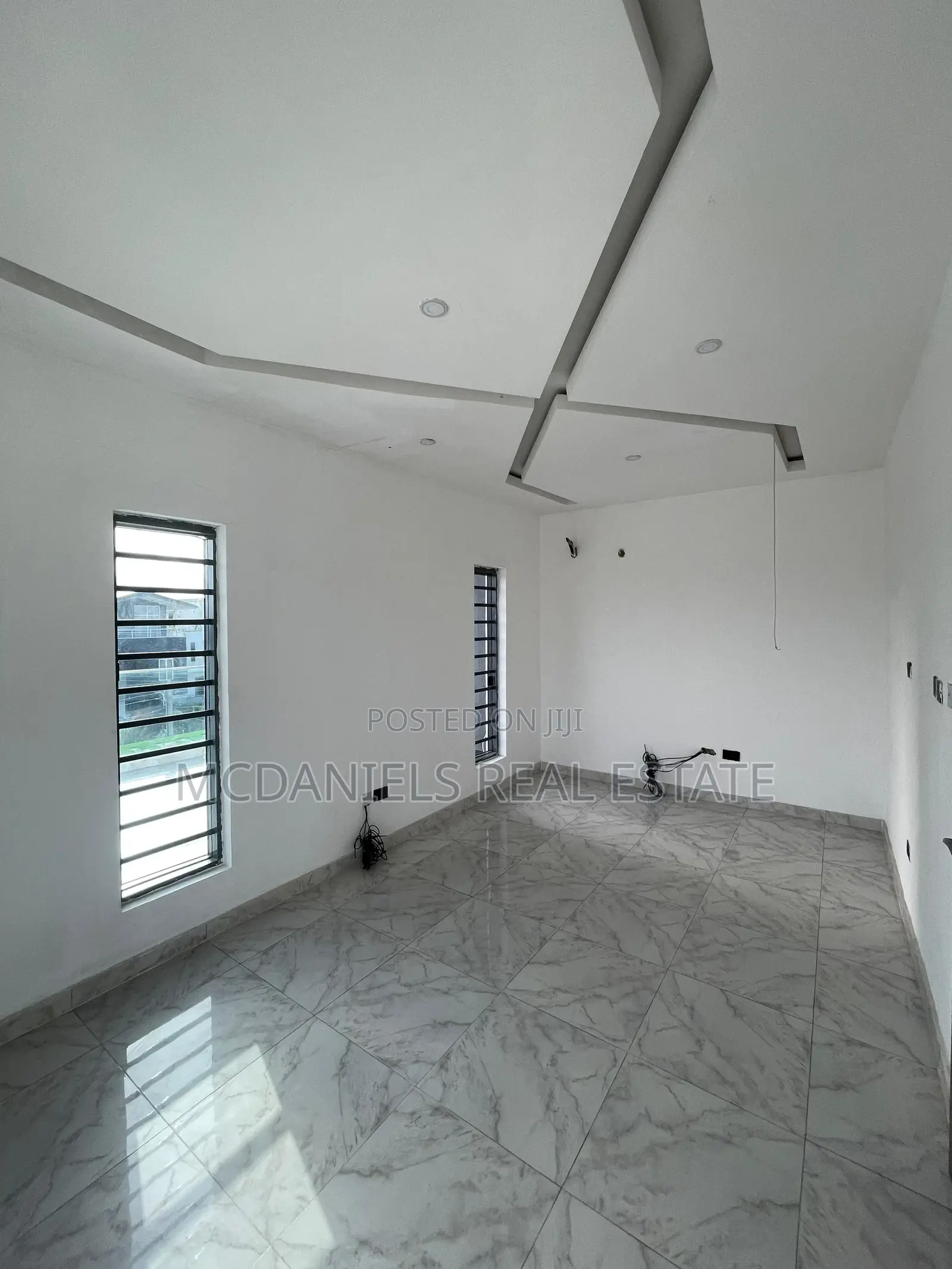 5bdrm Duplex in Osapa london for sale in Osapa london