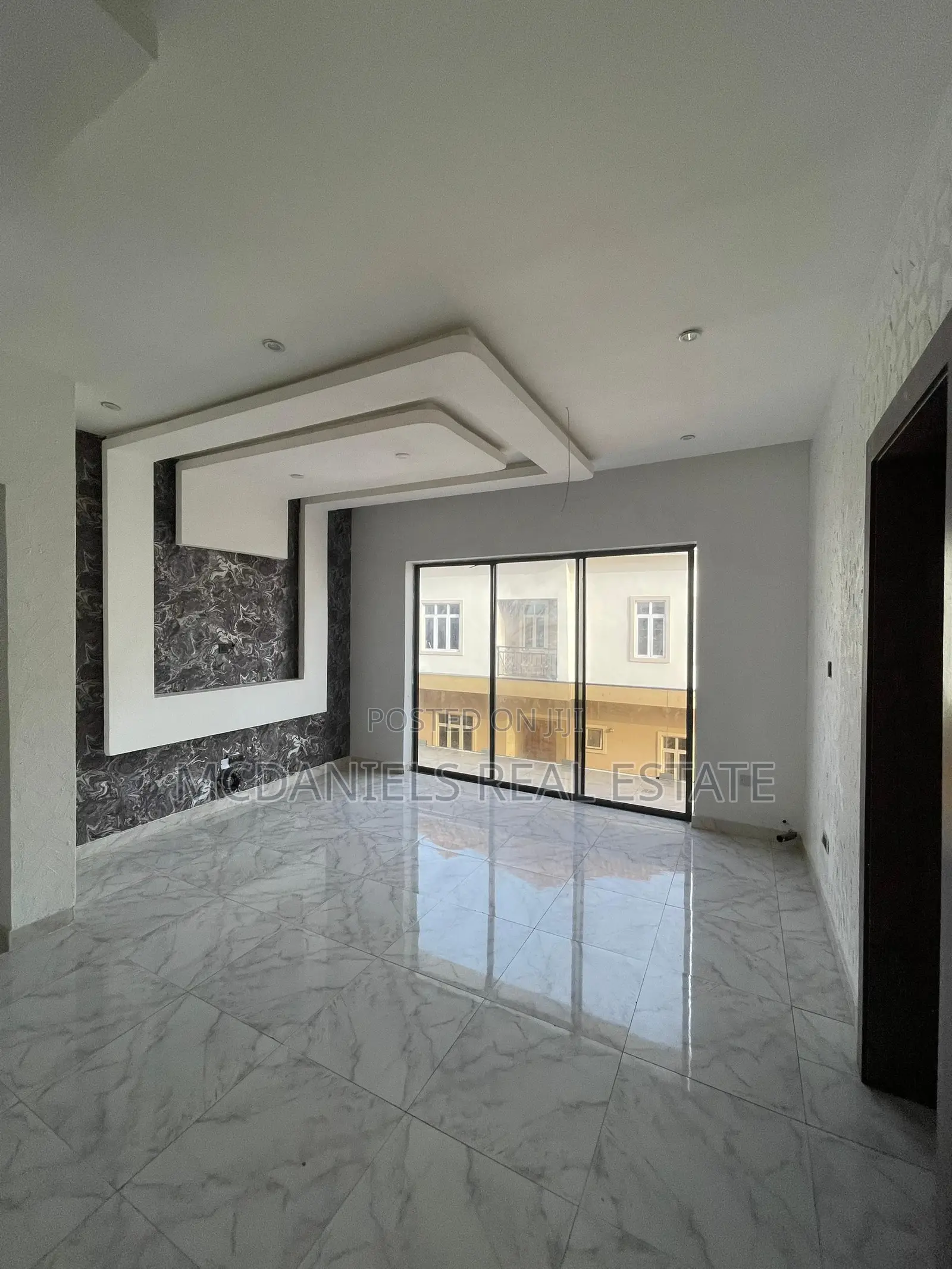 5bdrm Duplex in Osapa london for sale in Osapa london