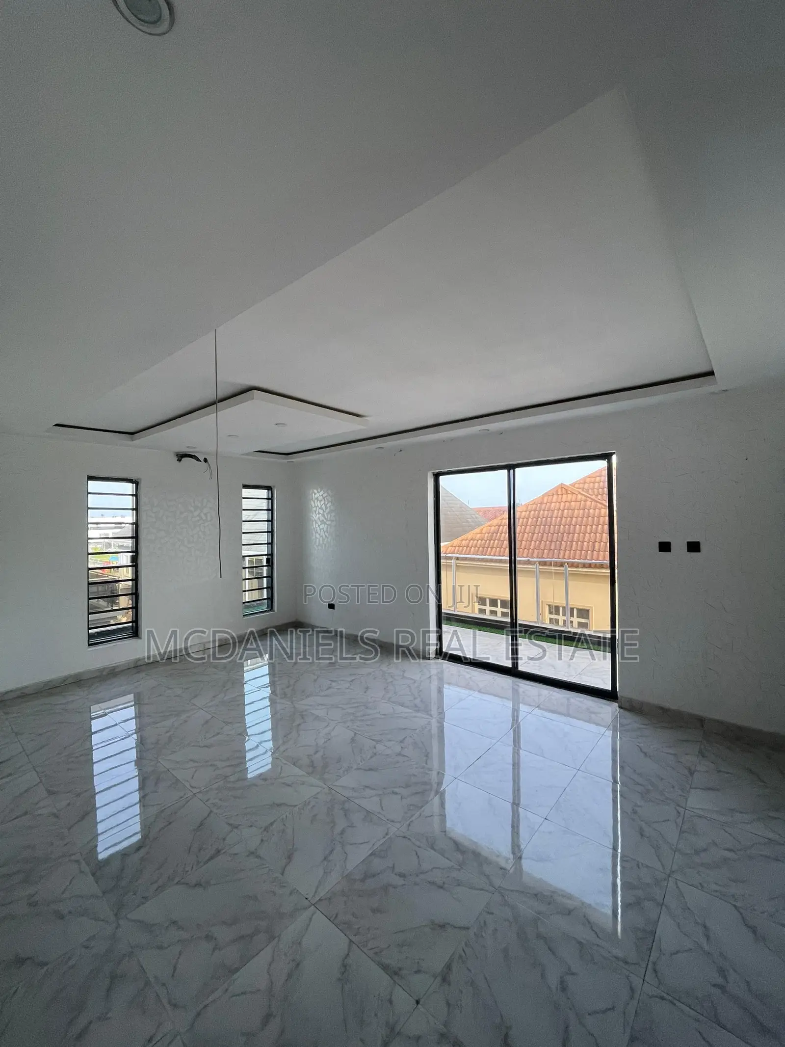 5bdrm Duplex in Osapa london for sale in Osapa london