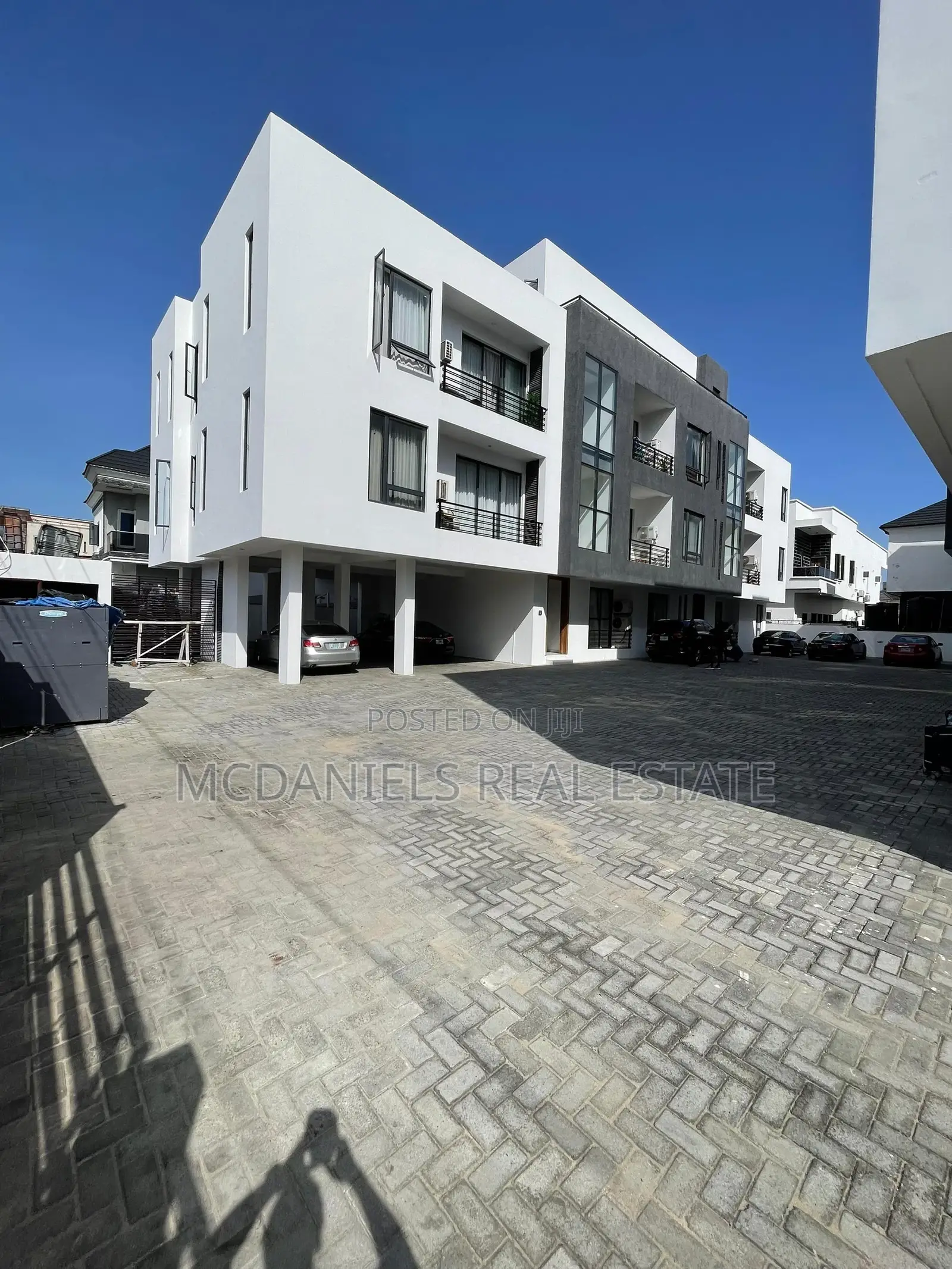 2bdrm Apartment in Agungi for sale in Agungi