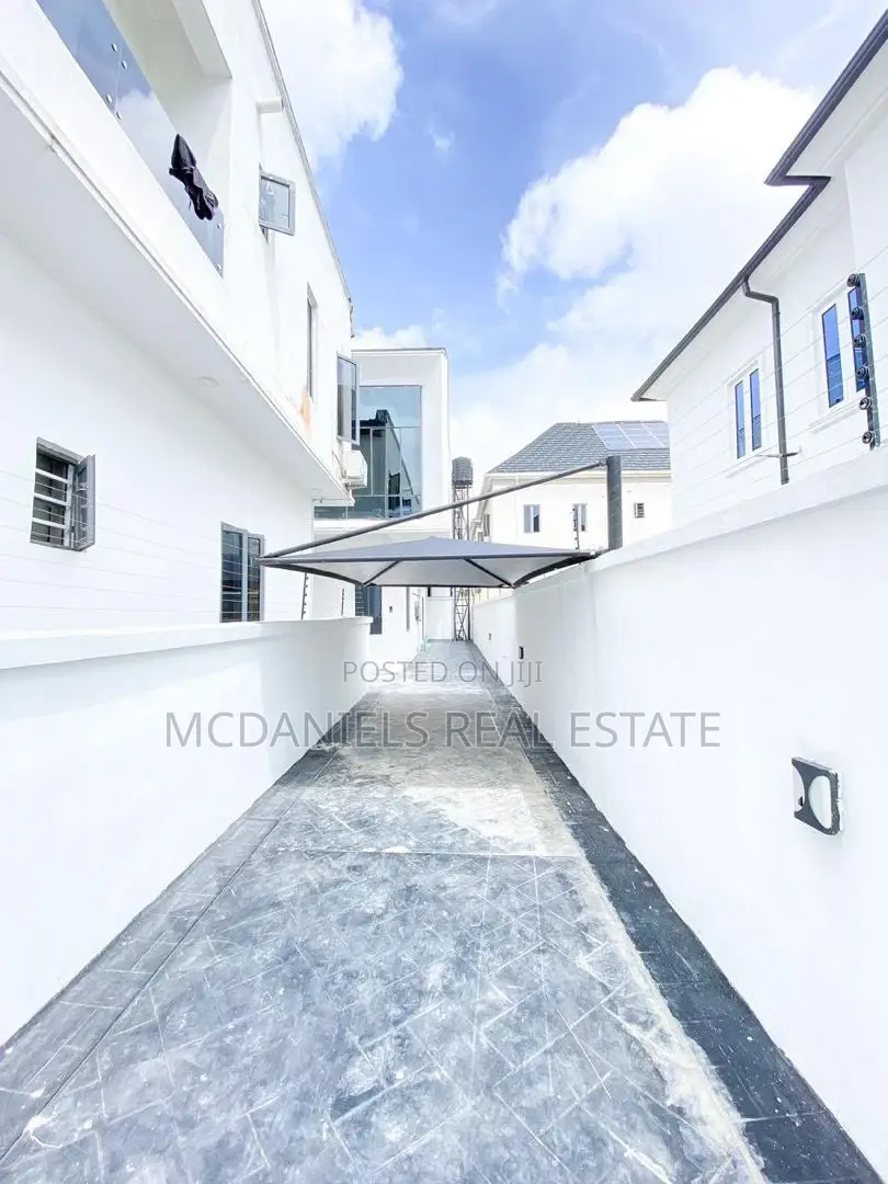 4bdrm Duplex in Chevron for sale in Chevron