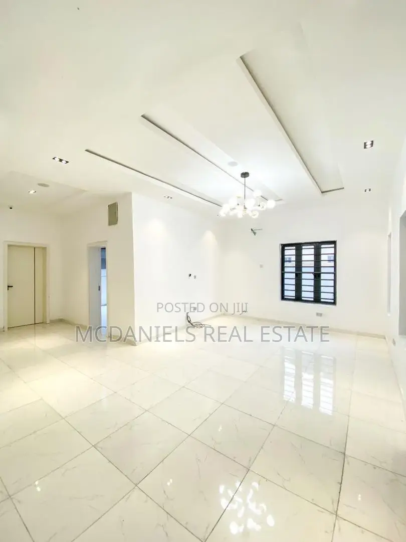 4bdrm Duplex in Chevron for sale in Chevron