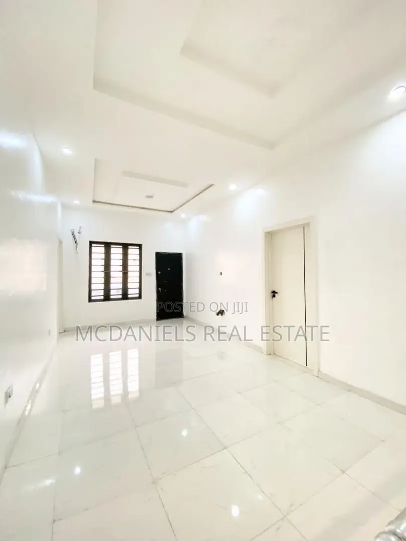 4bdrm Duplex in Chevron for sale in Chevron