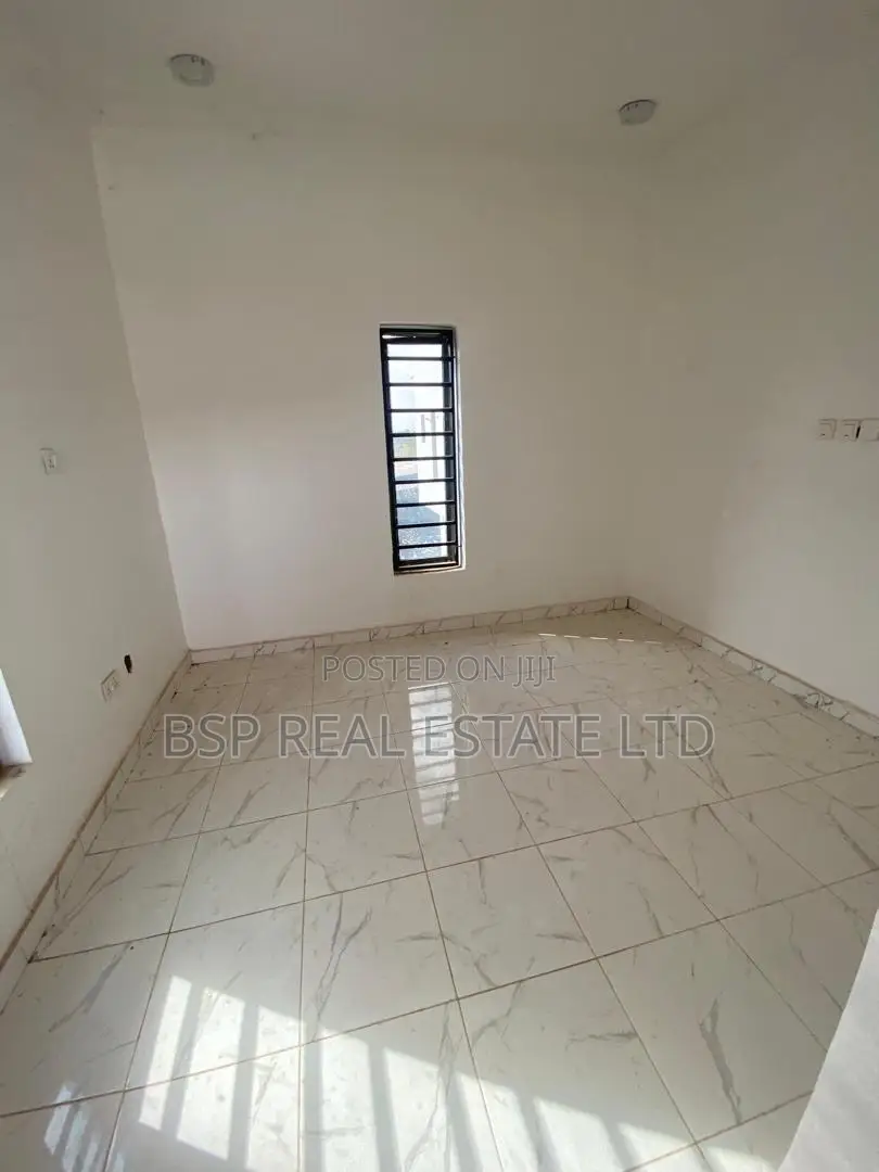 6bdrm Duplex in Apo Resettlement for sale in Apo Resettlement
