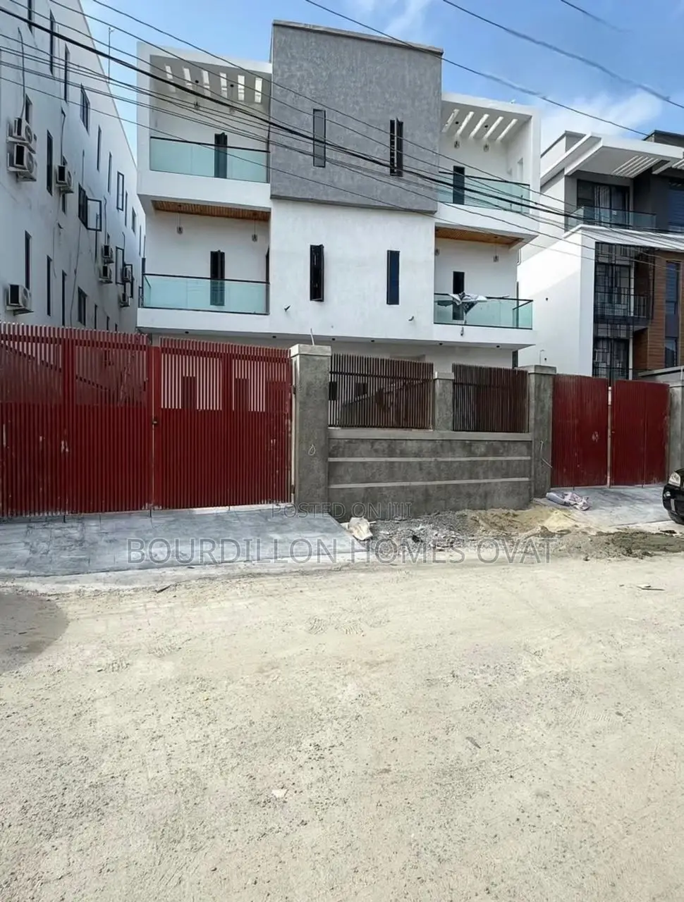 4bdrm Duplex in Ologolo for sale in Ologolo