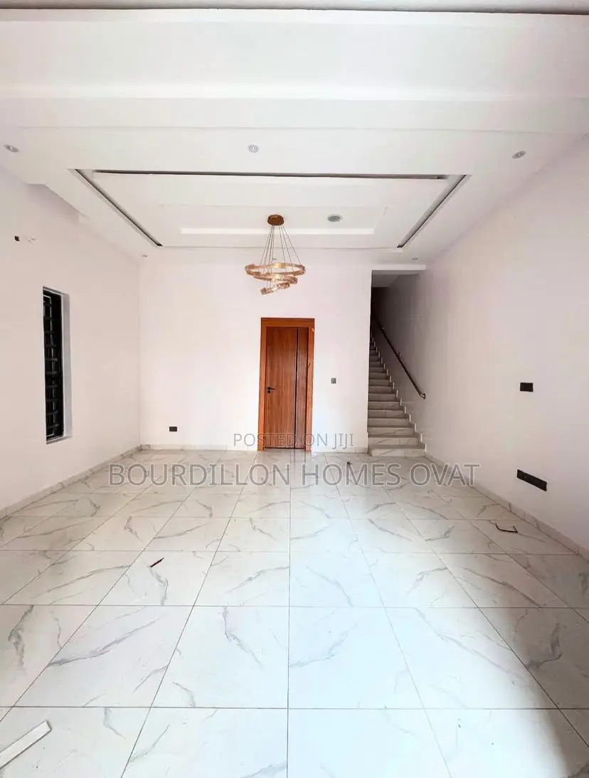 4bdrm Duplex in Ologolo for sale in Ologolo