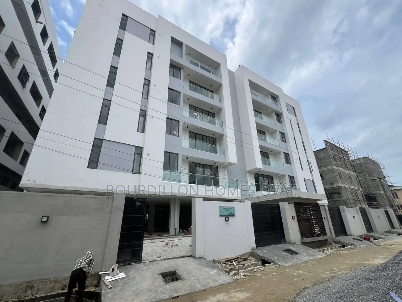 3bdrm Maisonette in Lekki Phase 1 for sale in Lekki Phase 1