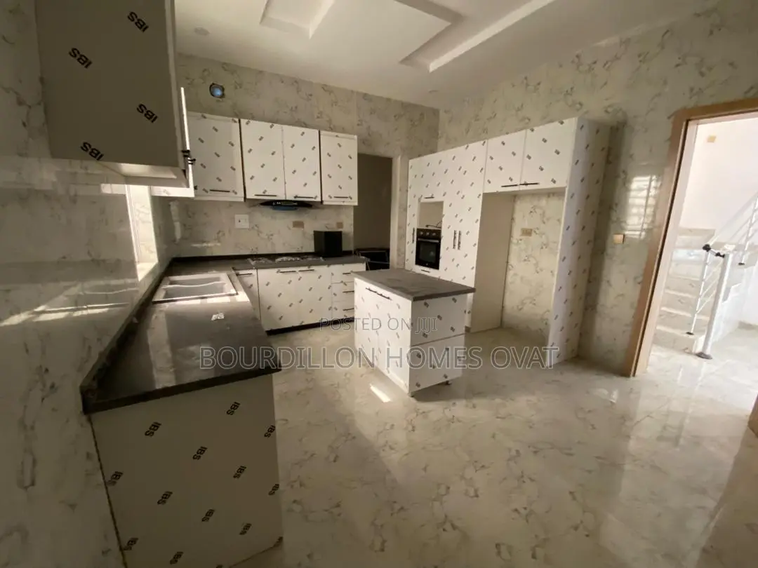 4bdrm Duplex in Lekki for sale in Lekki
