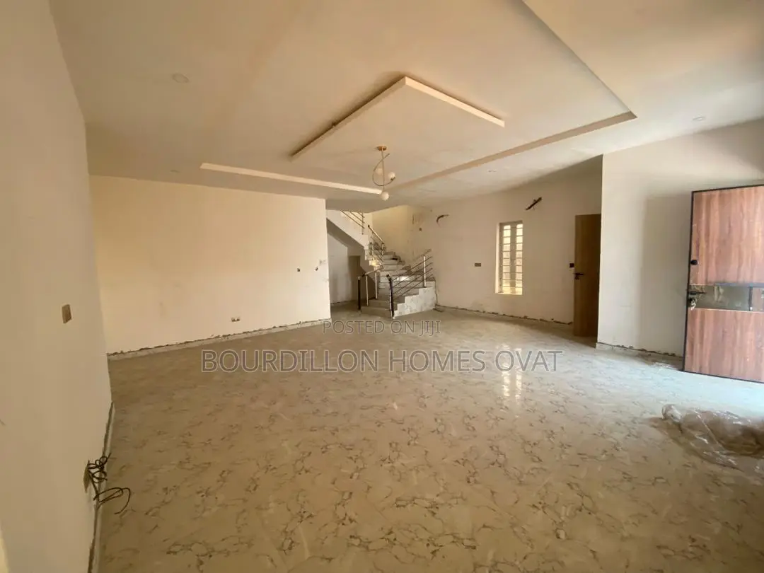 5bdrm Duplex in Lekki for sale in Lekki