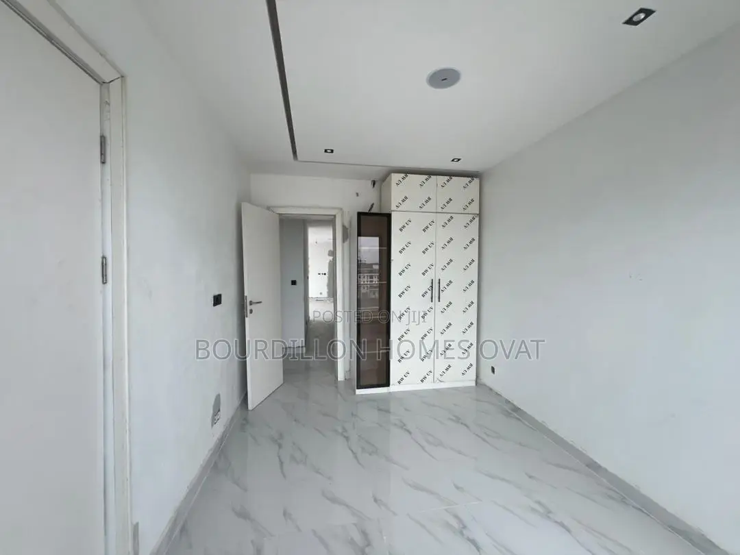 2bdrm Apartment in Lekki Phase 1 for sale in Lekki Phase 1