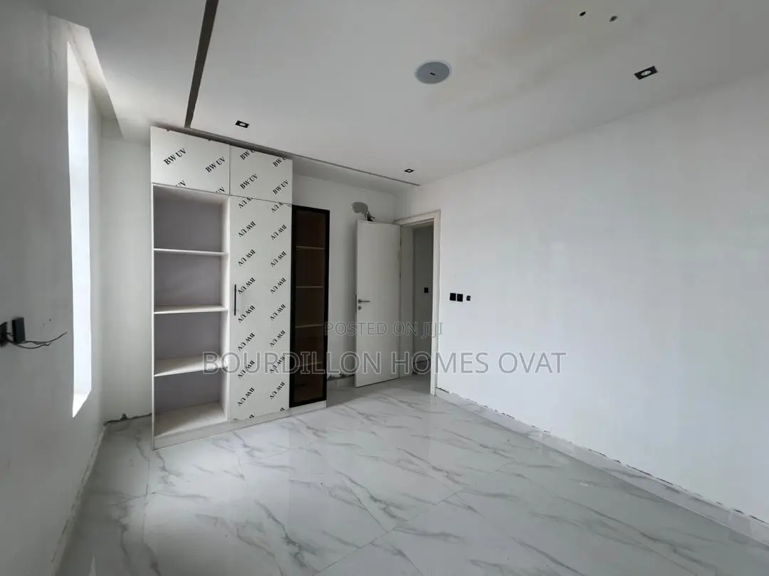 2bdrm Apartment in Lekki Phase 1 for sale in Lekki Phase 1