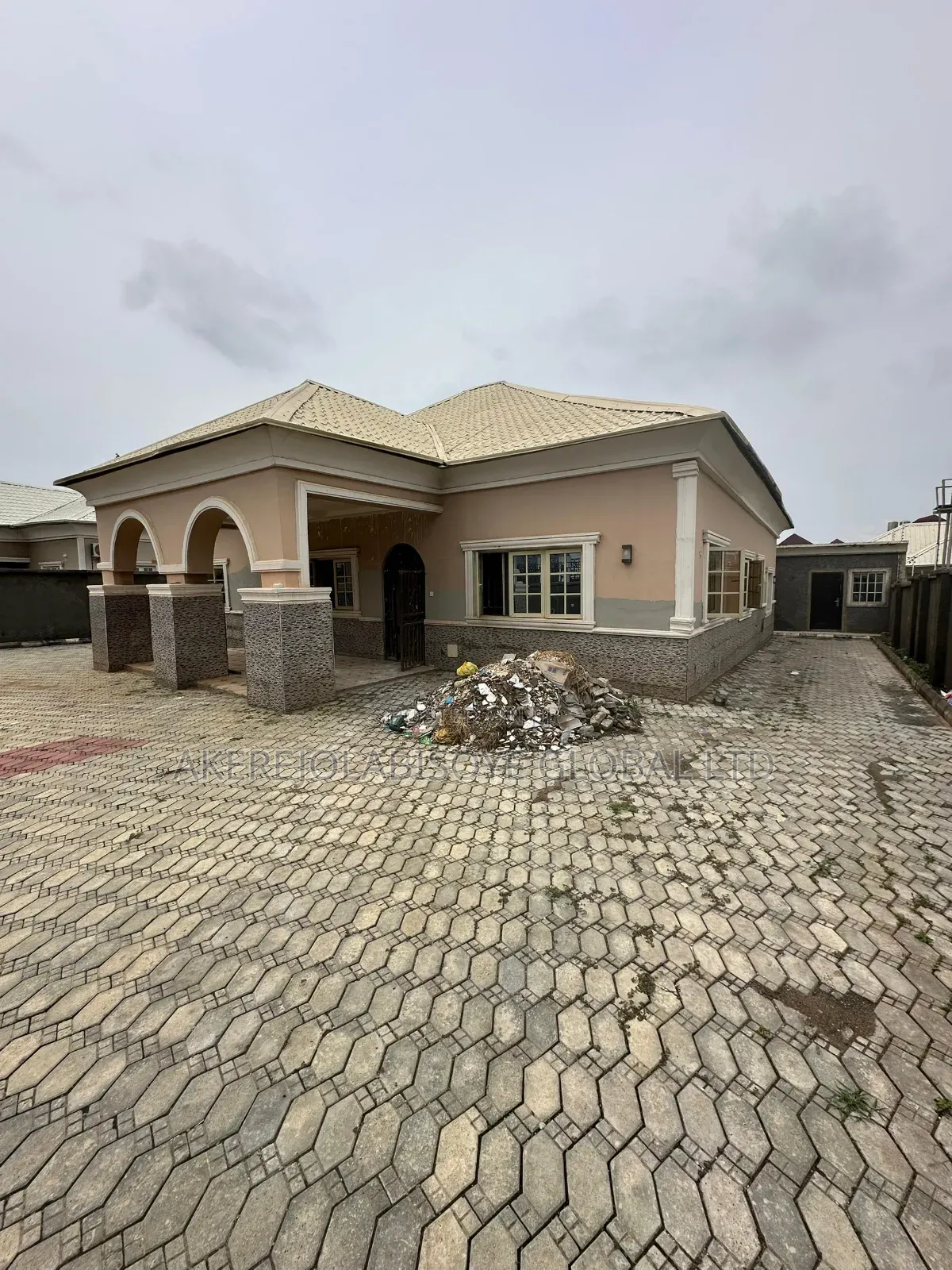 3bdrm Bungalow in In An Estate Around for rent in Life Camp
