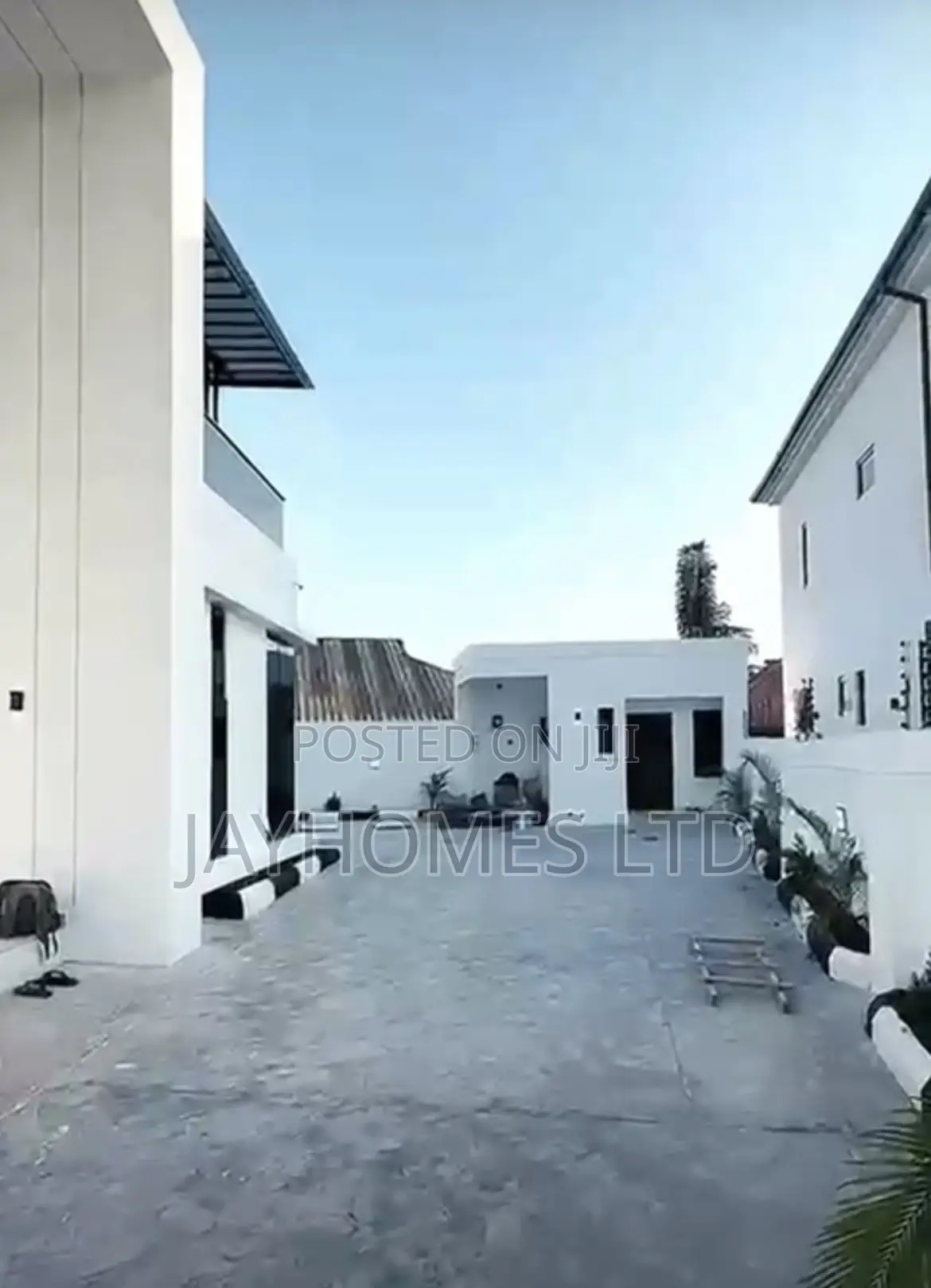 4 Bedroom Luxury Duplex in Back of Macdons Asaba for Sale in Oshimili South
