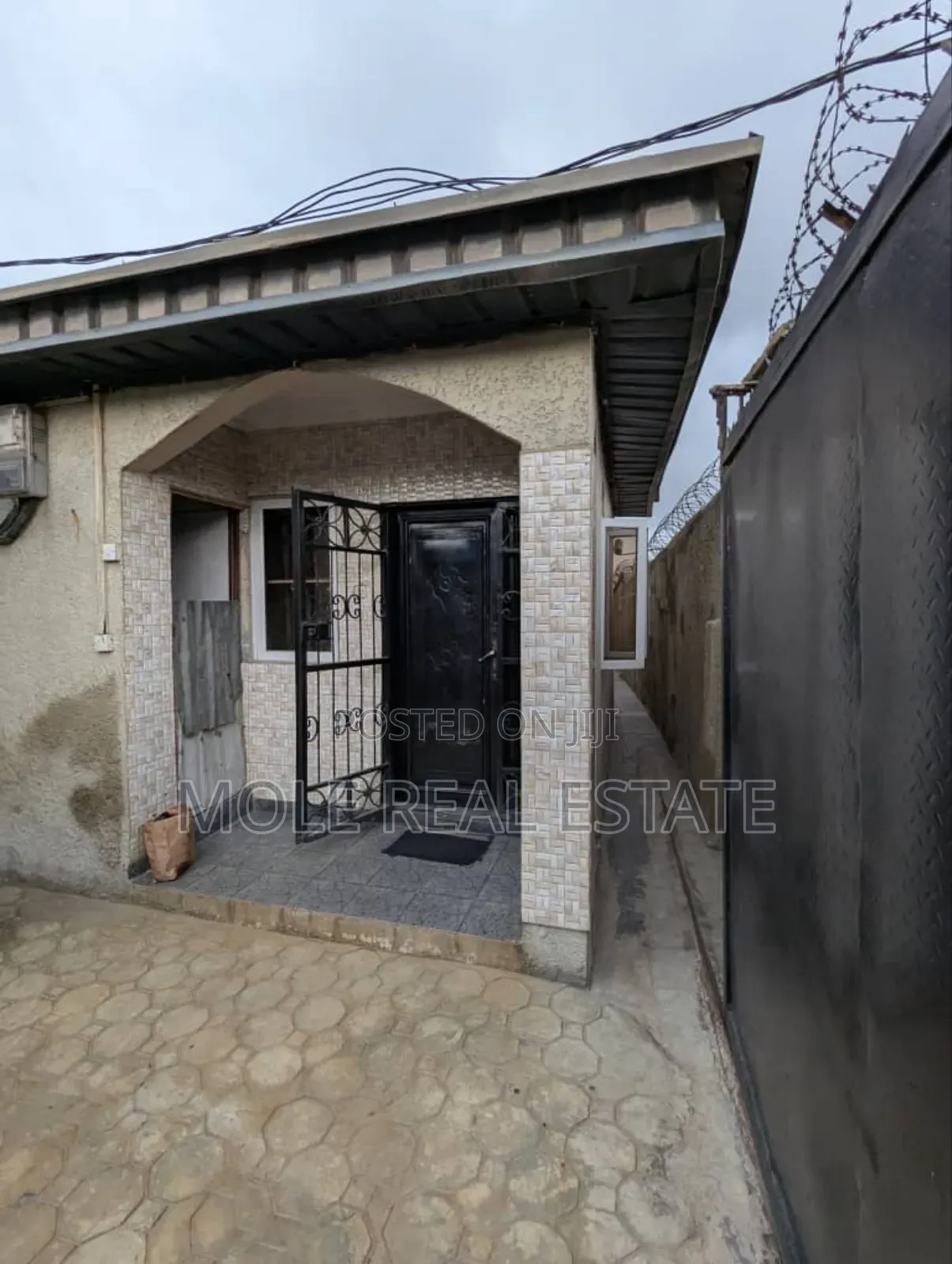 Six Hecters of Poultry Fish Farm Ipokia Ogun State in Ipokia
