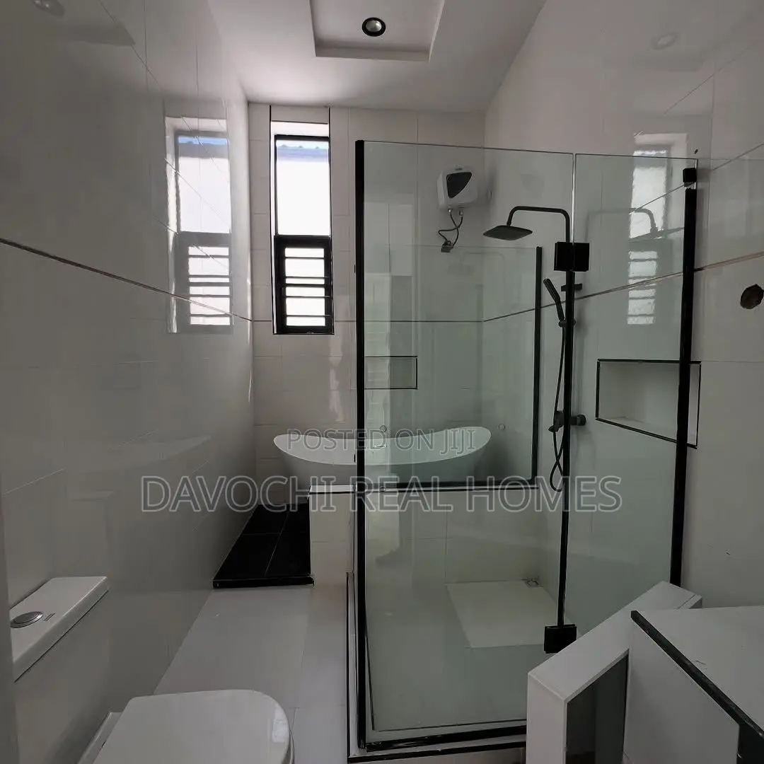 5bdrm Duplex in Ajah for rent in Ado / Ajah
