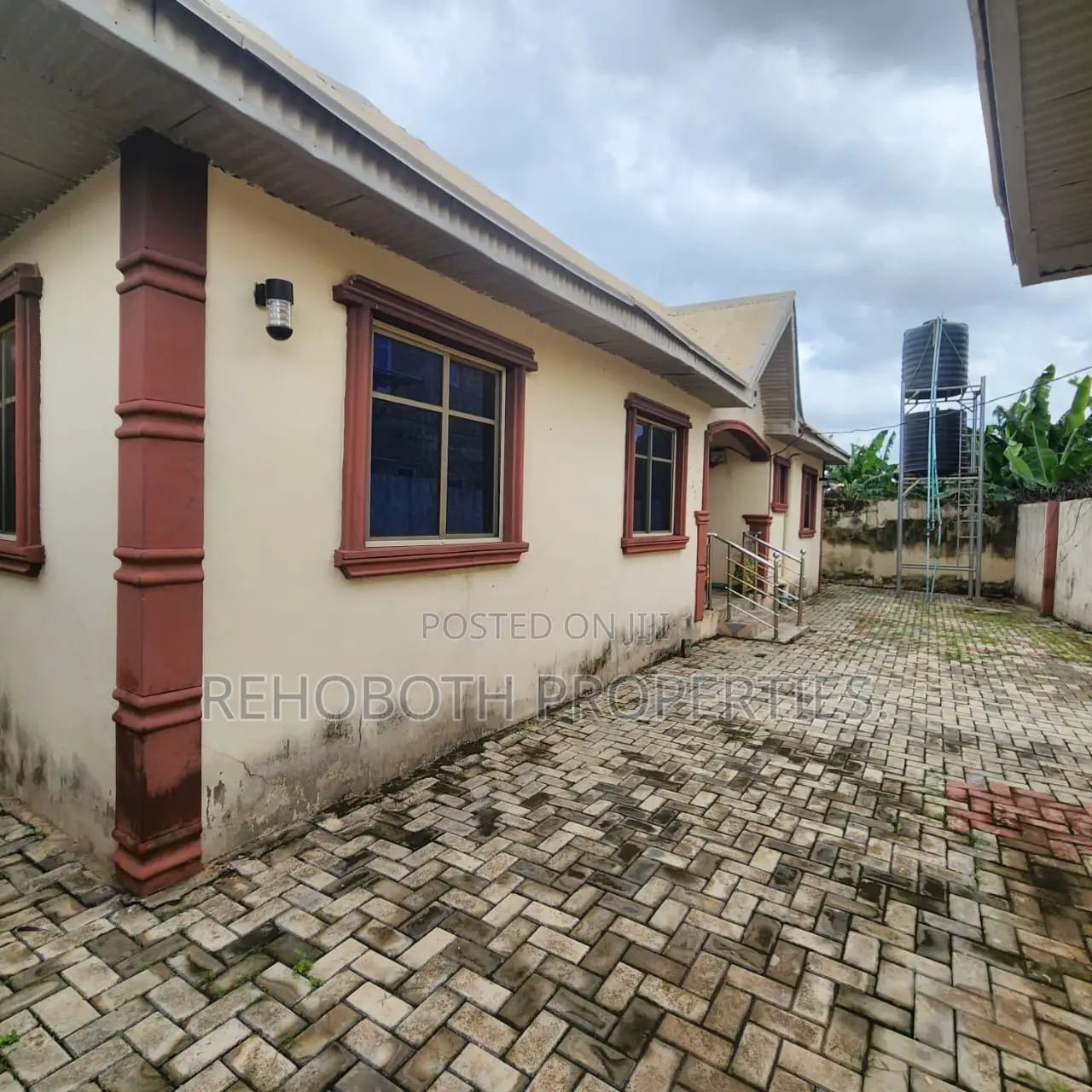 4bdrm Bungalow in Iyana Church, Ibadan for sale in Ibadan