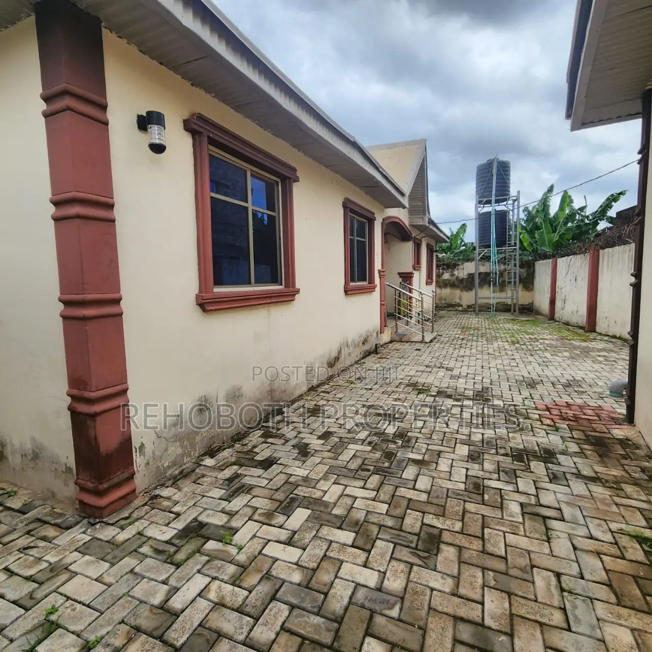 4bdrm Bungalow in Iyana Church, Ibadan for sale in Ibadan