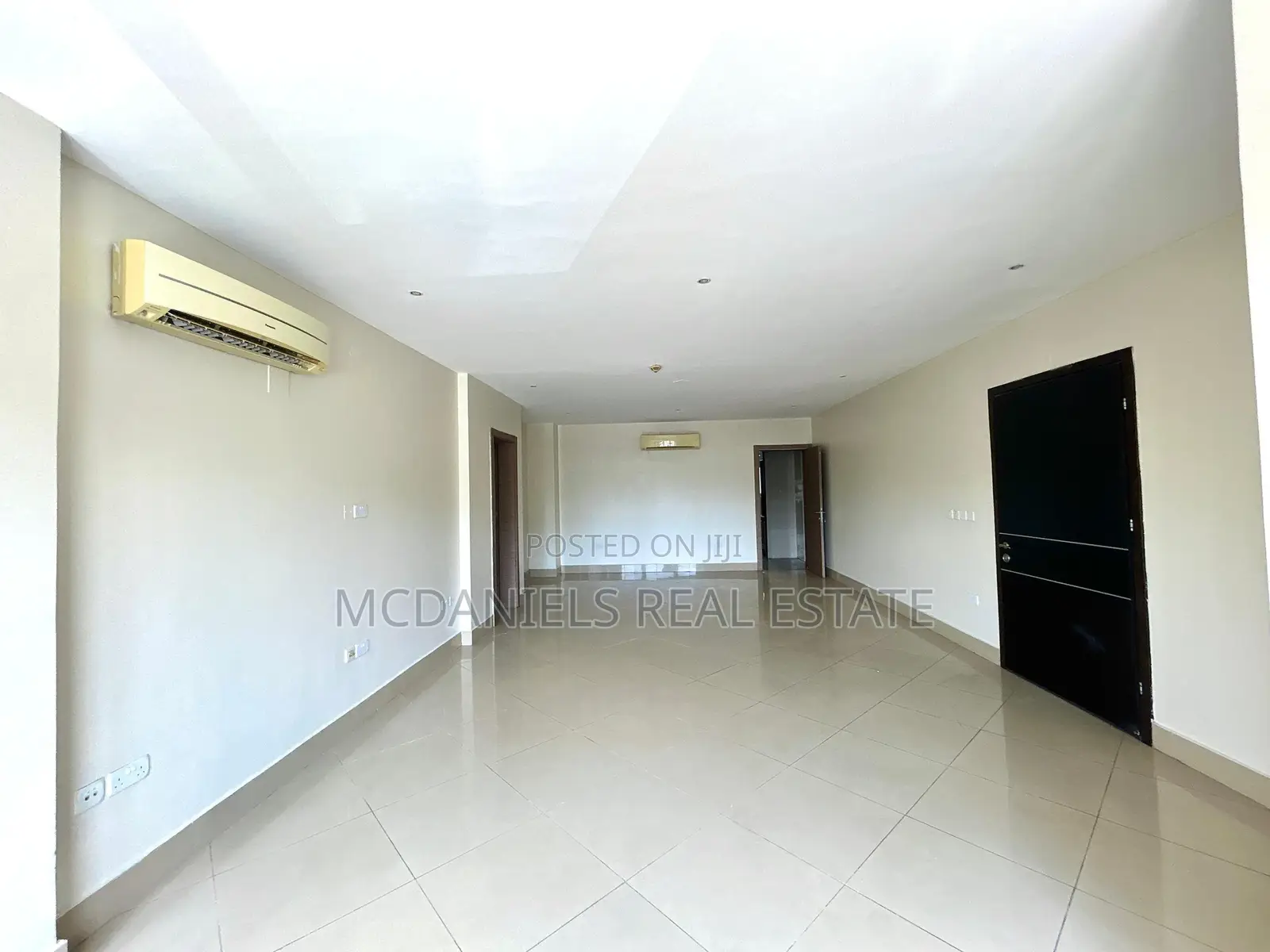 3bdrm Apartment in Ademola Adetokunbo for sale in Ademola Adetokunbo