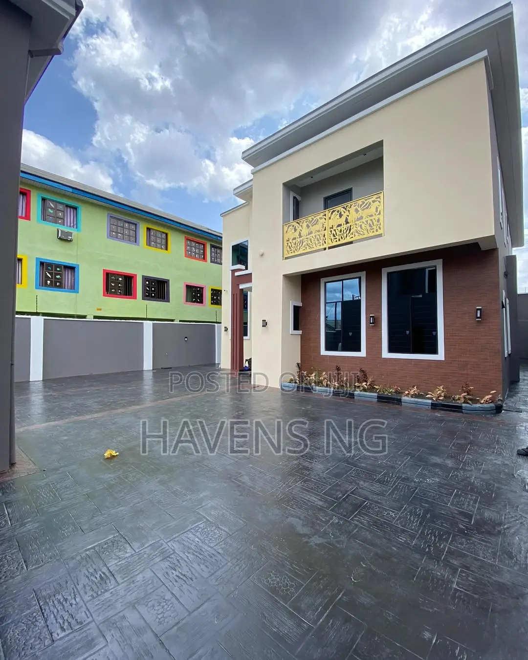 5bdrm Duplex in Woji for sale in Woji